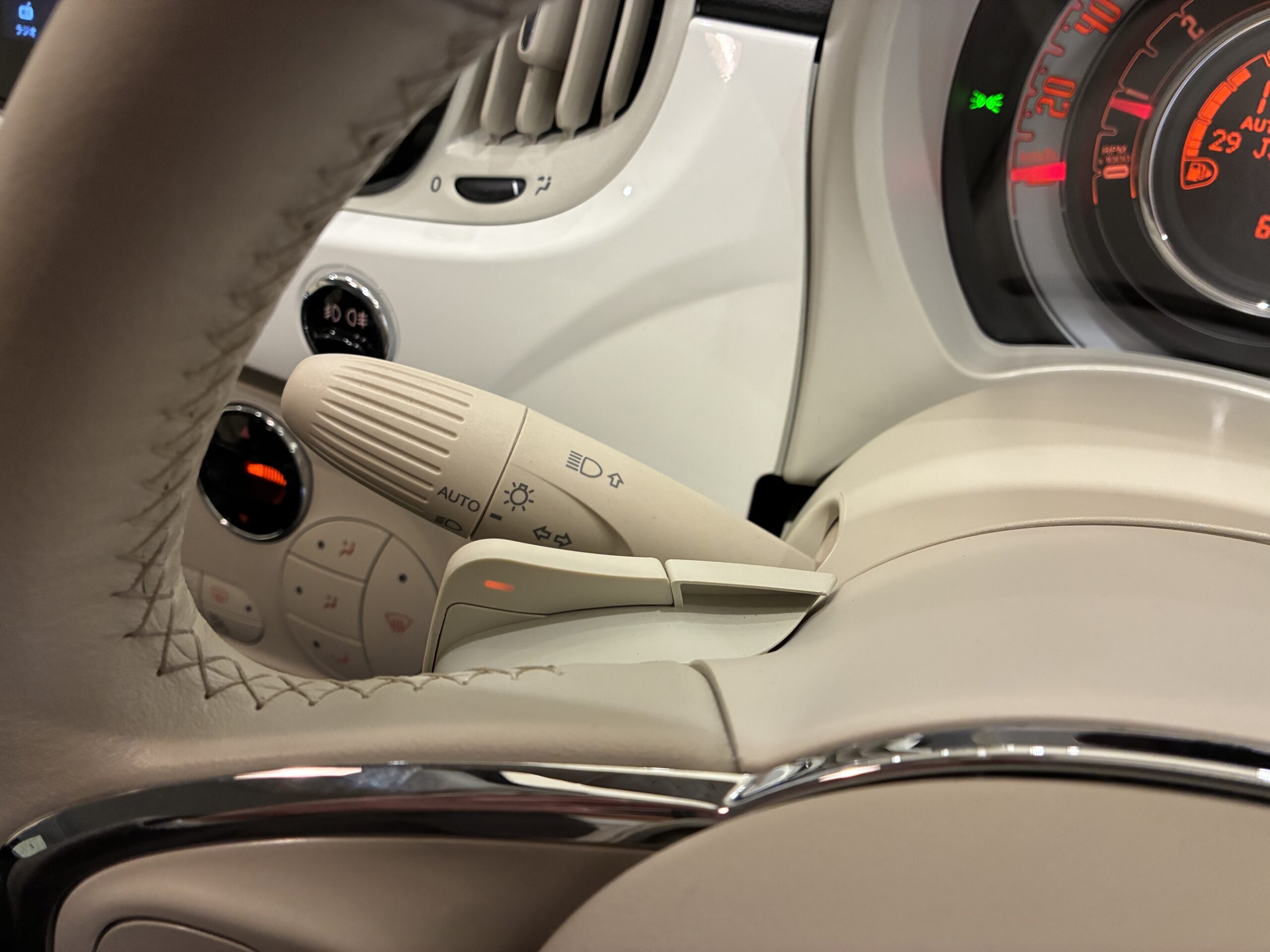 フィアット500C ドルチェヴィータ