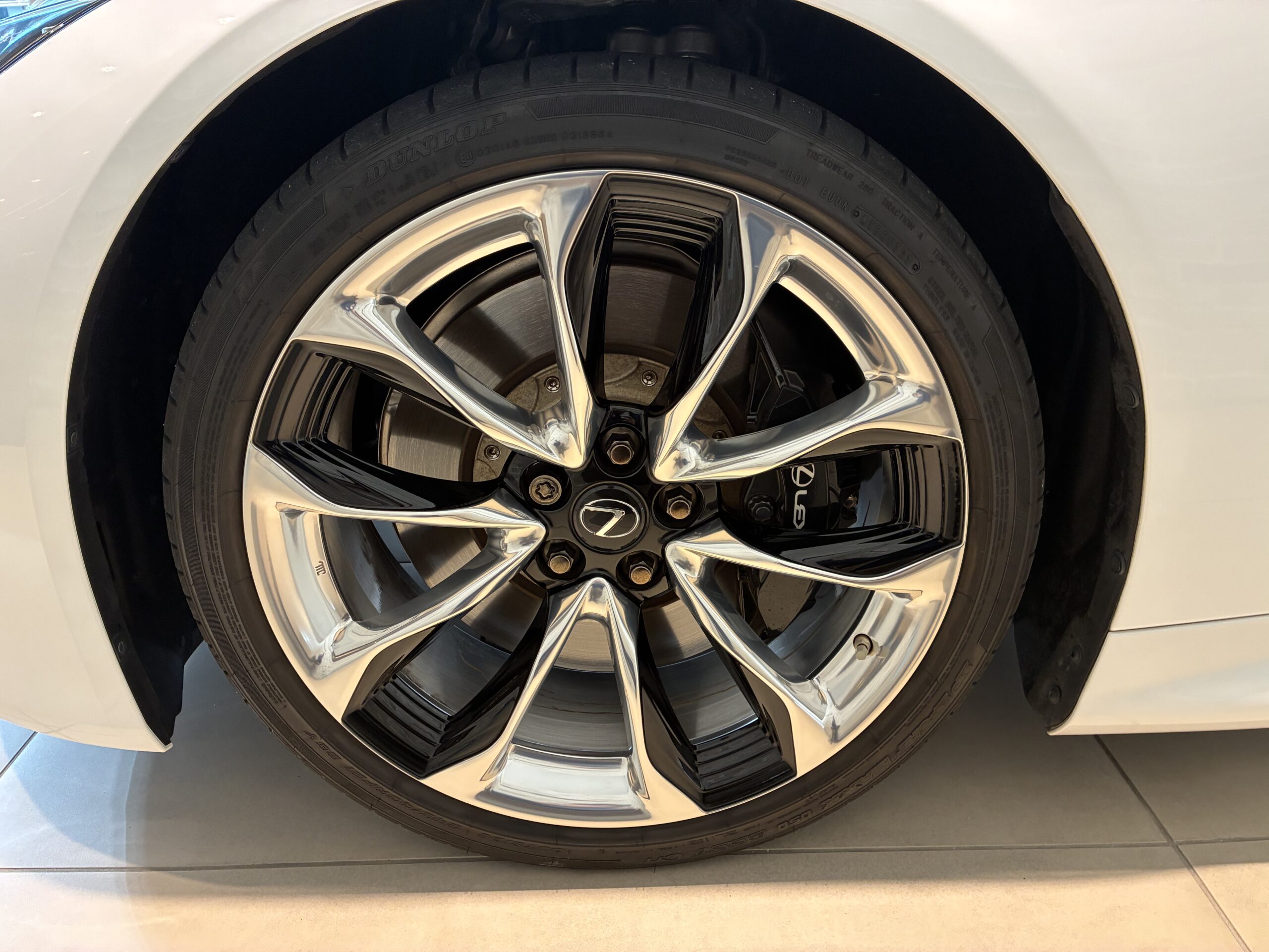 レクサスLC500 Lパッケージ