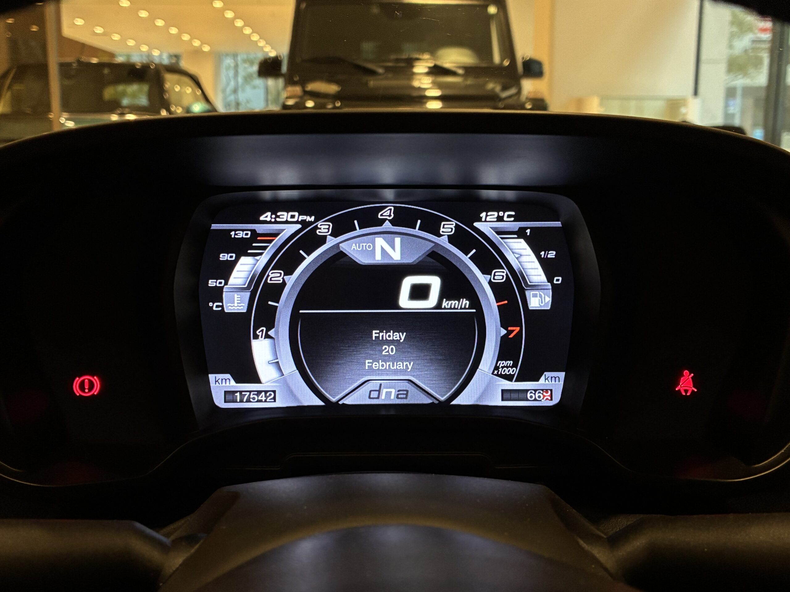 アルファロメオ４C