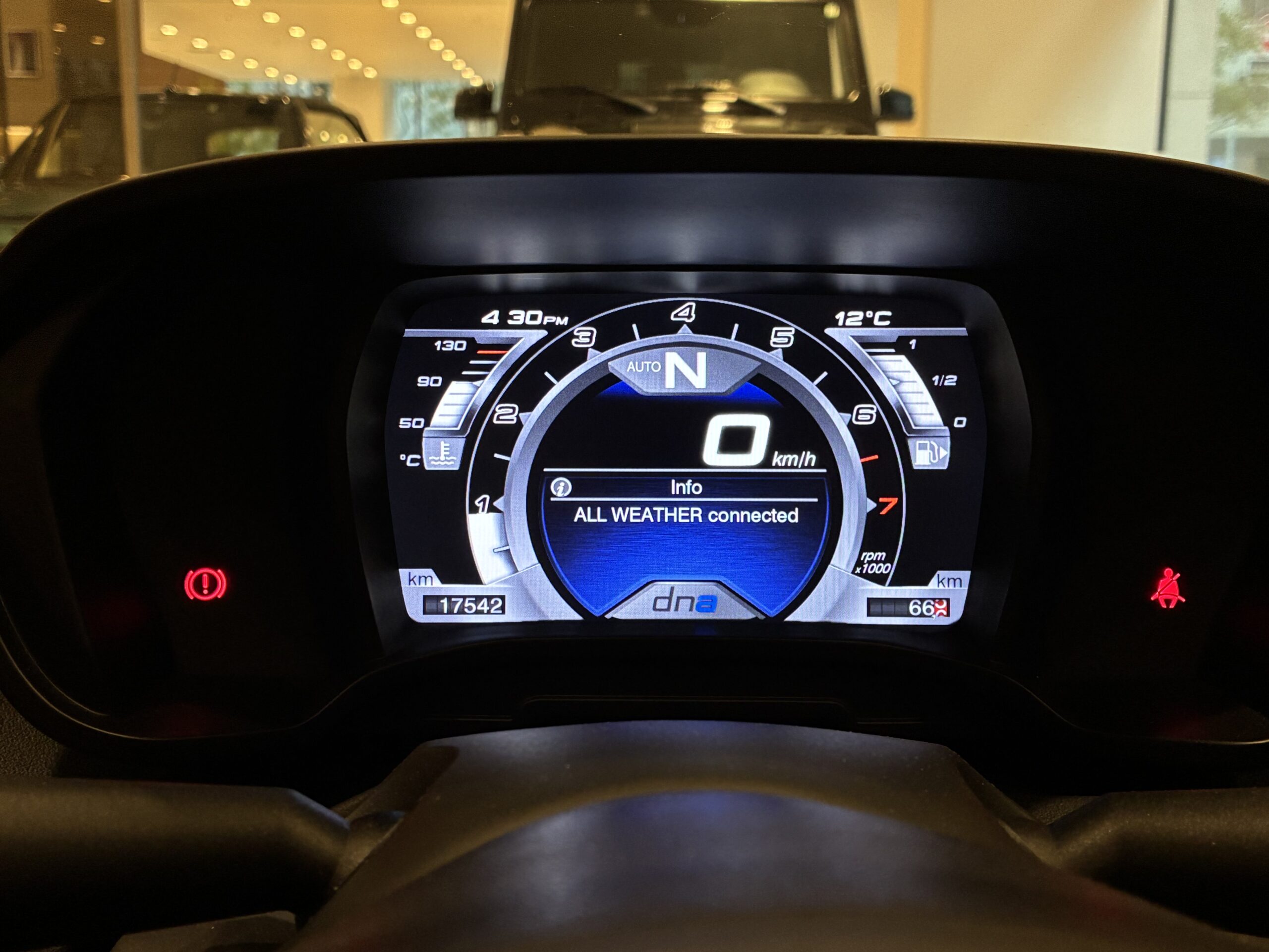 アルファロメオ４C