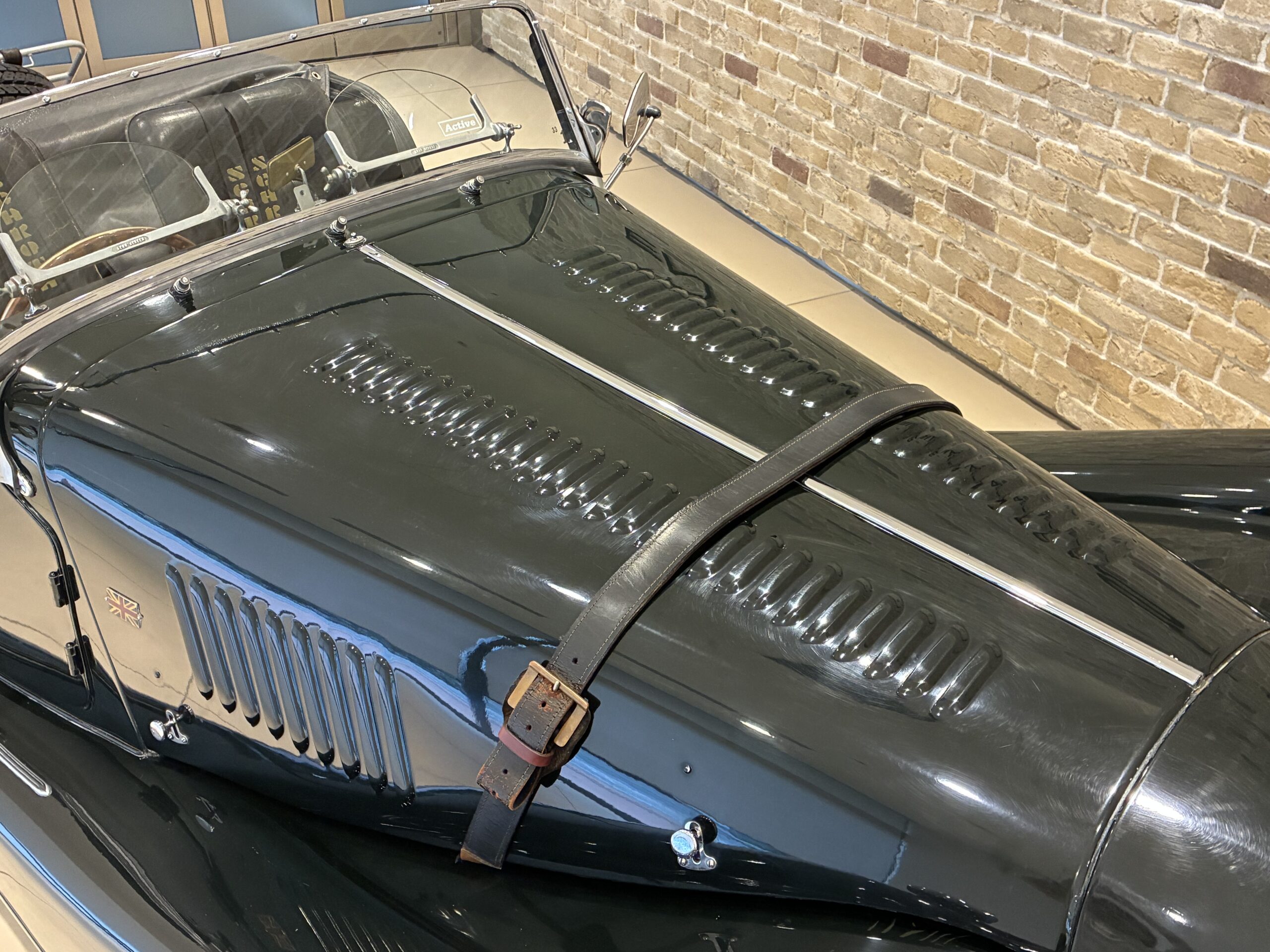 モーガン　プラス8 ベルベットレーシンググリーン