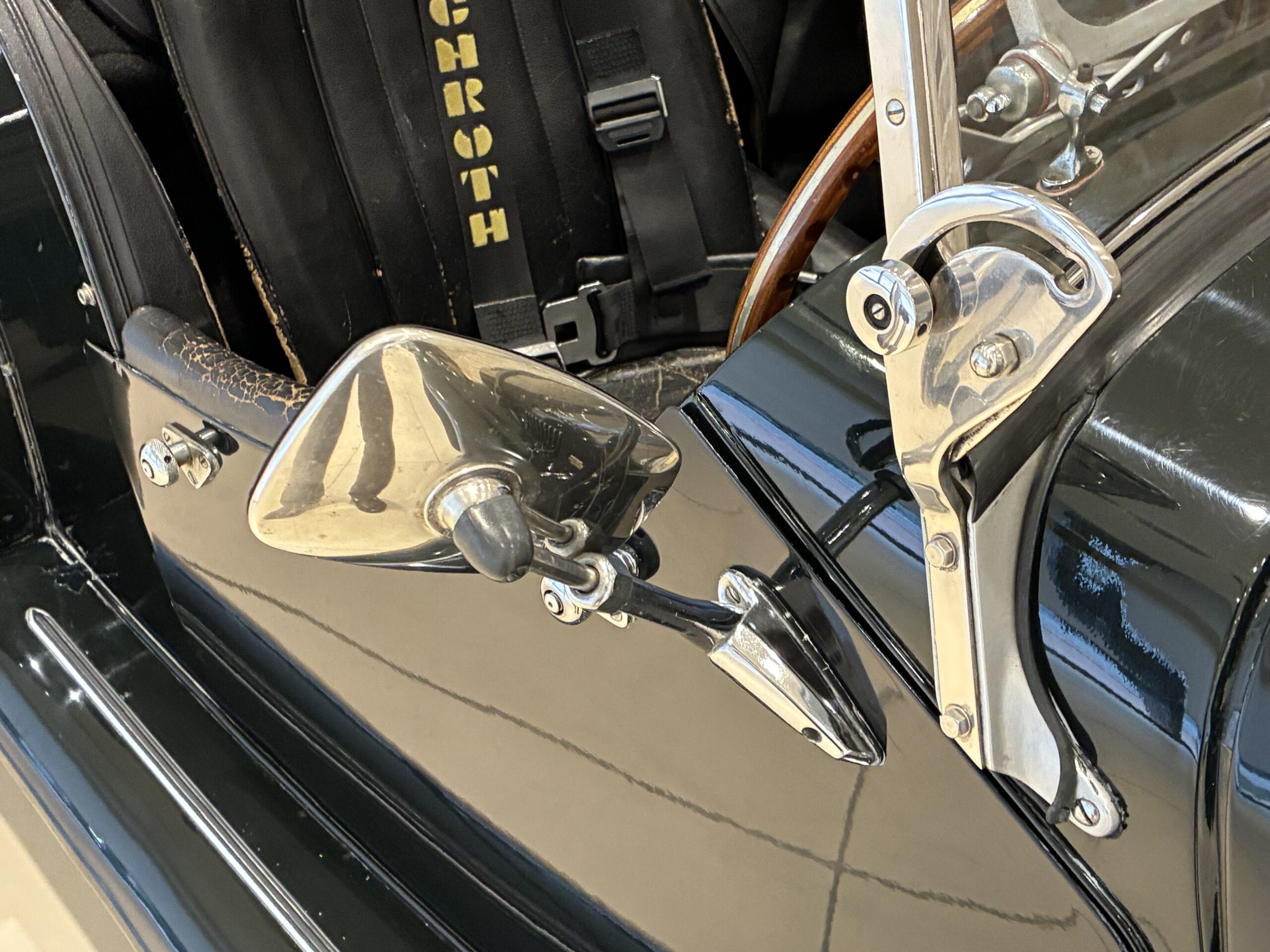 モーガン　プラス8 ベルベットレーシンググリーン