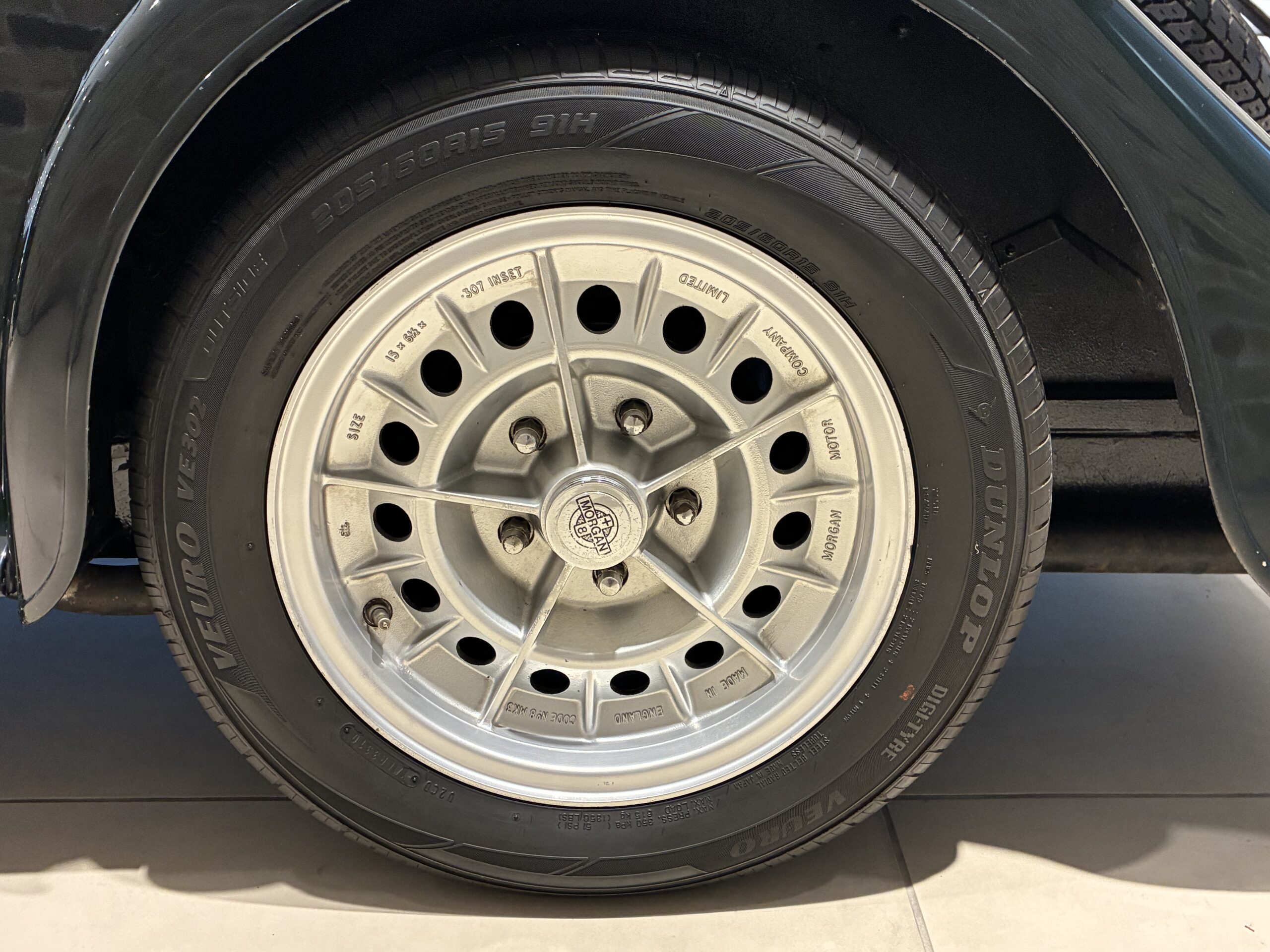 モーガン　プラス8 ベルベットレーシンググリーン