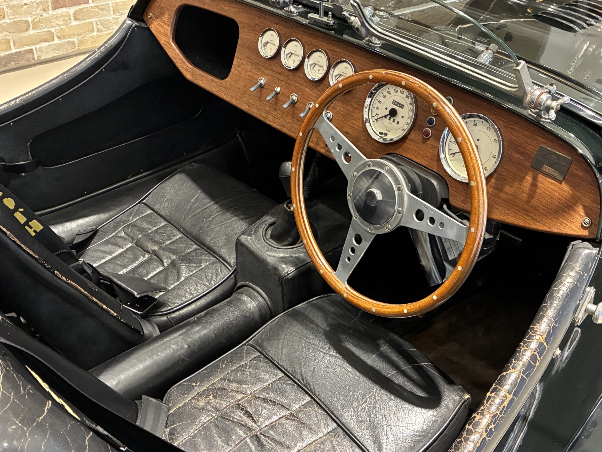 モーガン　プラス8 ベルベットレーシンググリーン