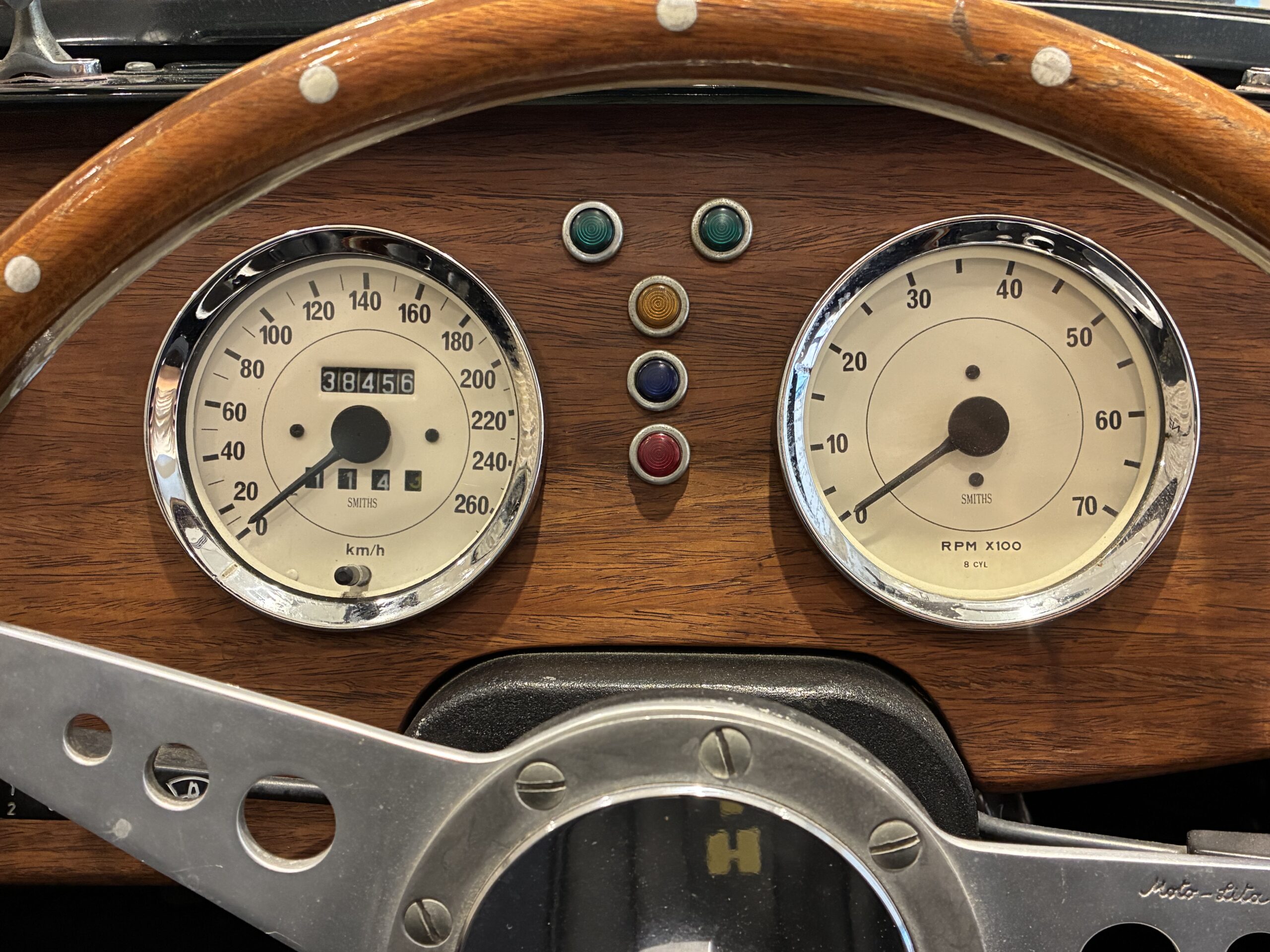 モーガン　プラス8 ベルベットレーシンググリーン