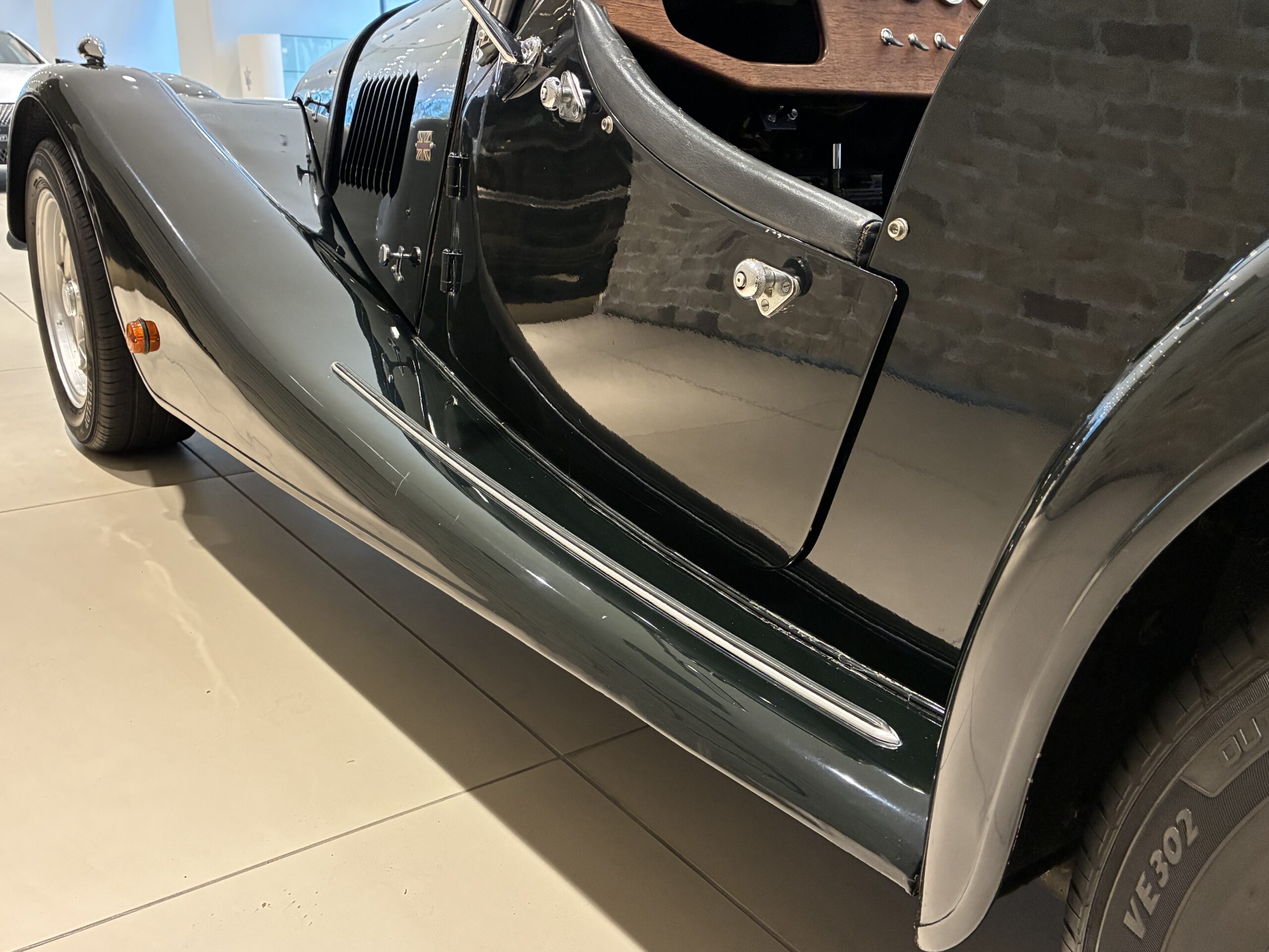 モーガン　プラス8 ベルベットレーシンググリーン