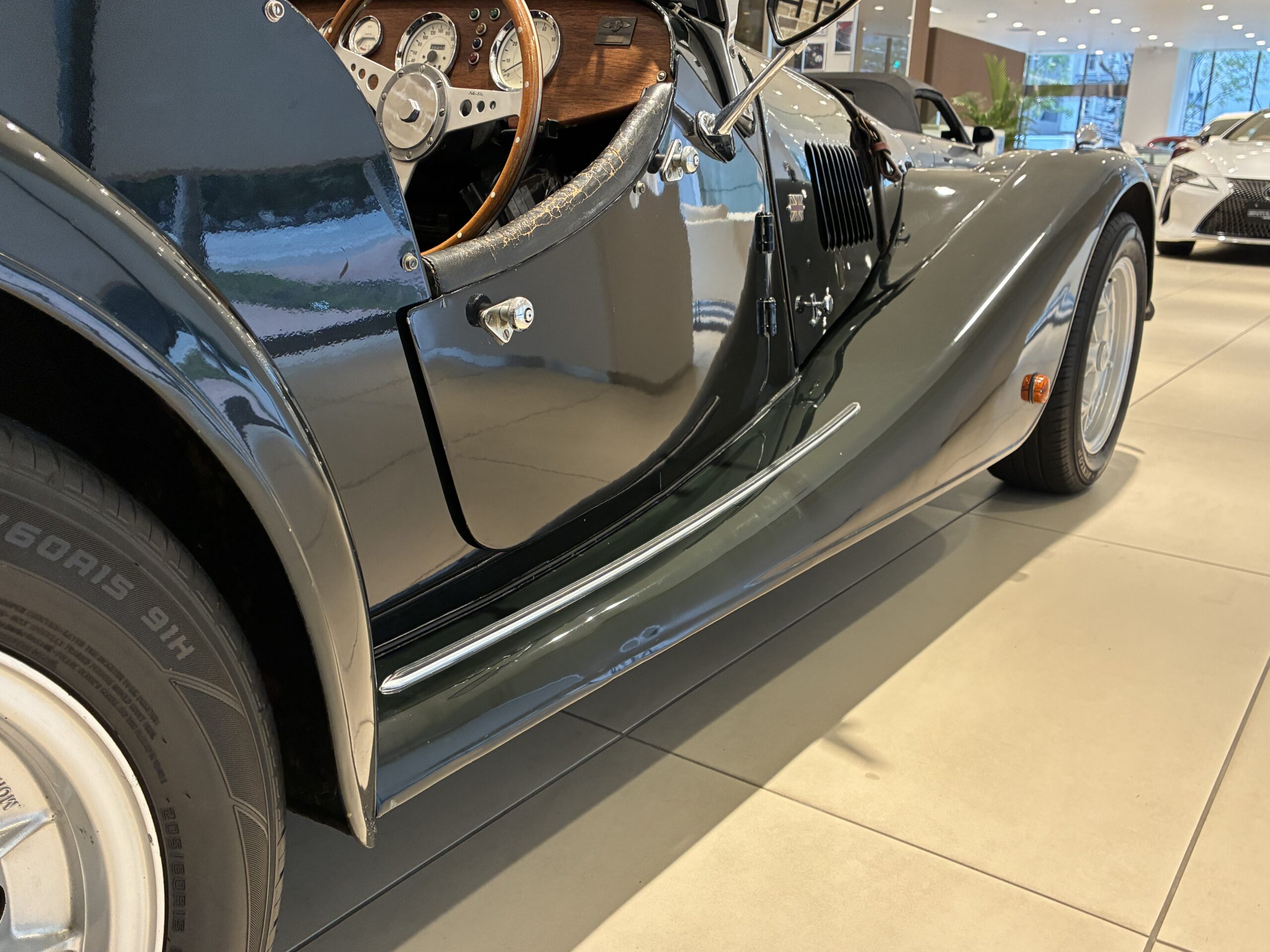 モーガン　プラス8 ベルベットレーシンググリーン