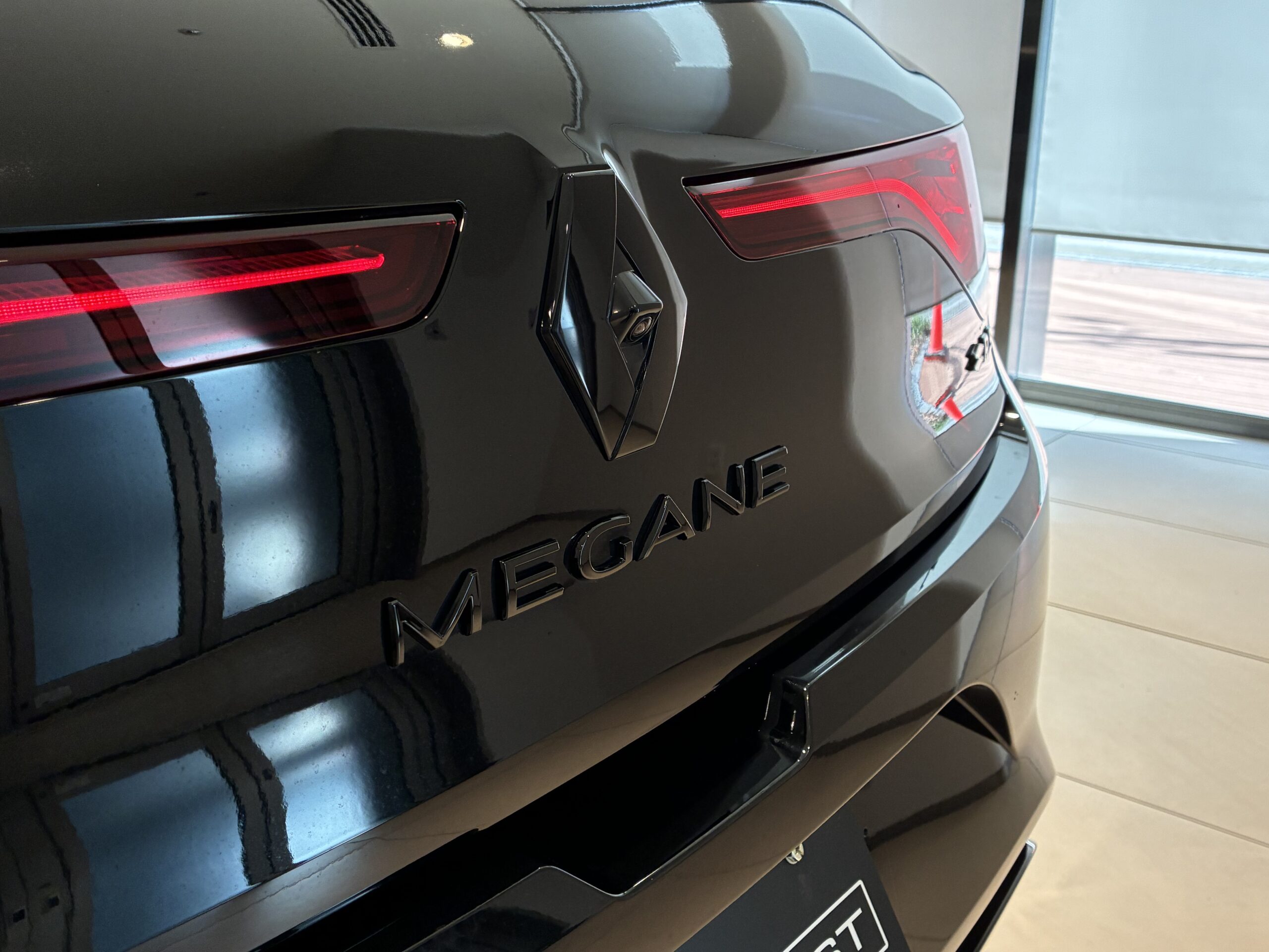 ルノー メガーヌ スポール ウルティム EDC