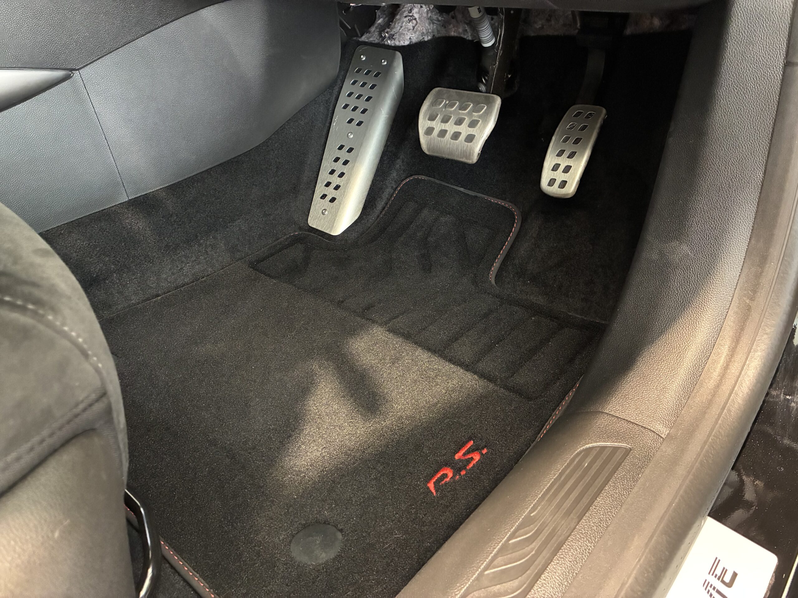 ルノー メガーヌ スポール ウルティム EDC