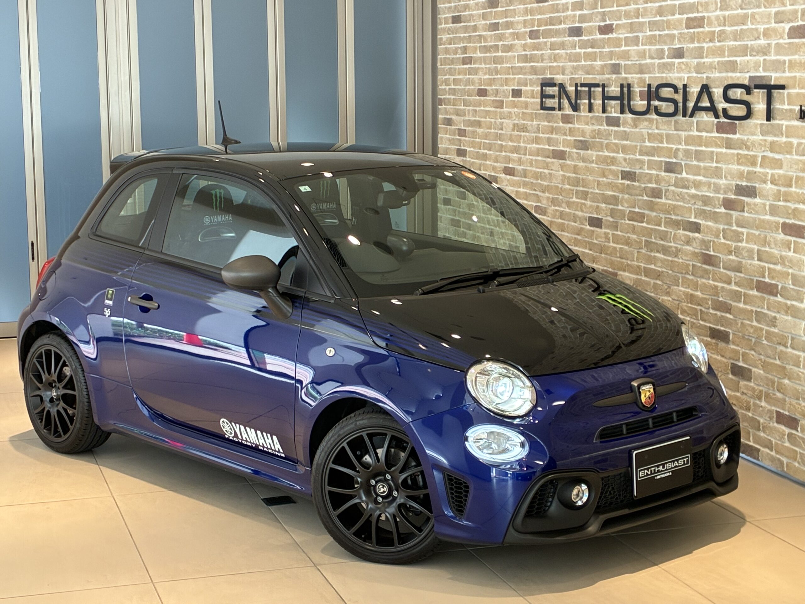 アバルト595モンスターエナジー ヤマハ