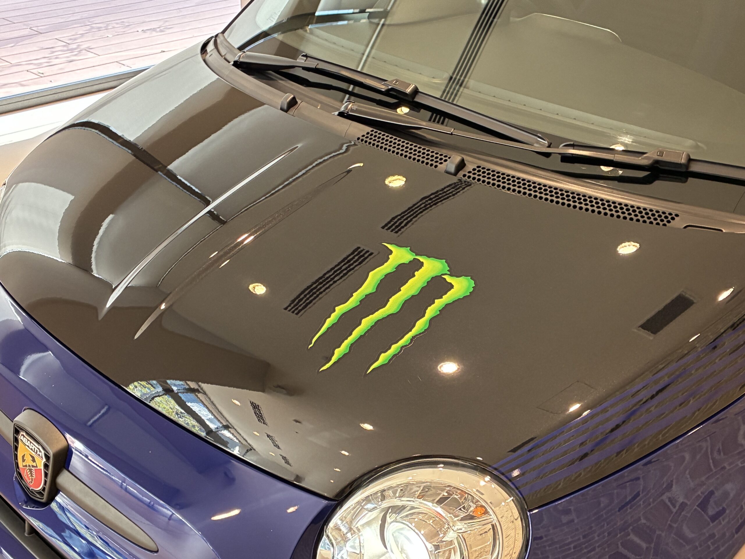 アバルト595モンスターエナジー ヤマハ