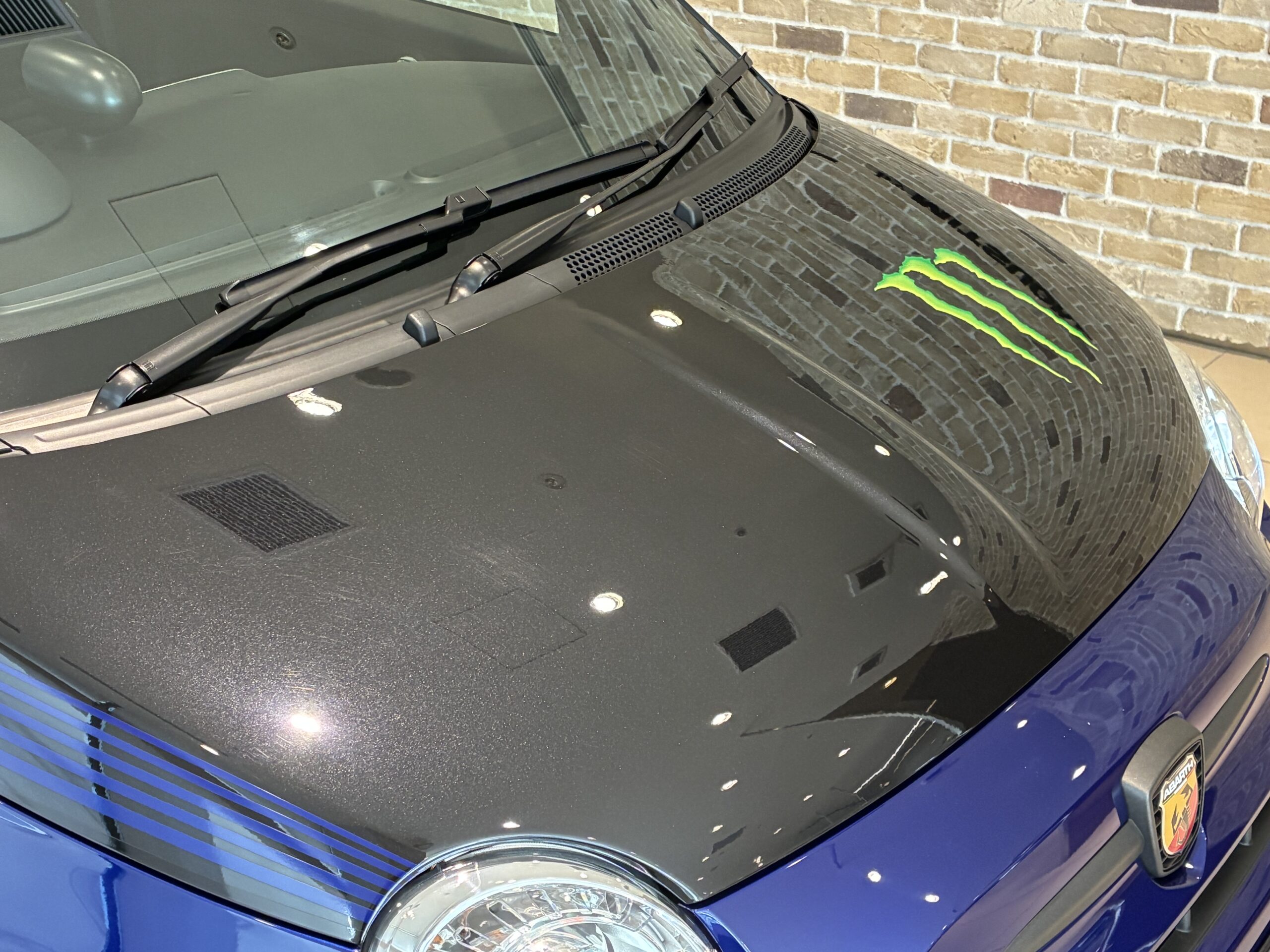 アバルト595モンスターエナジー ヤマハ