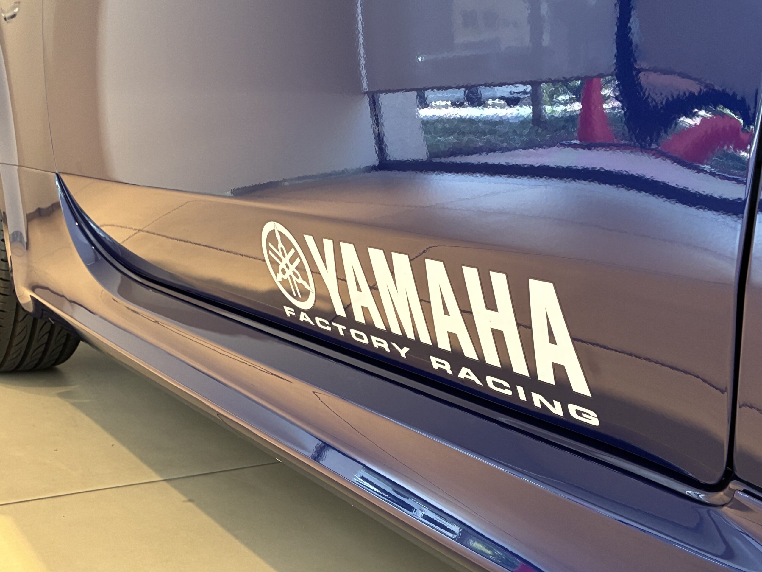 アバルト595モンスターエナジー ヤマハ