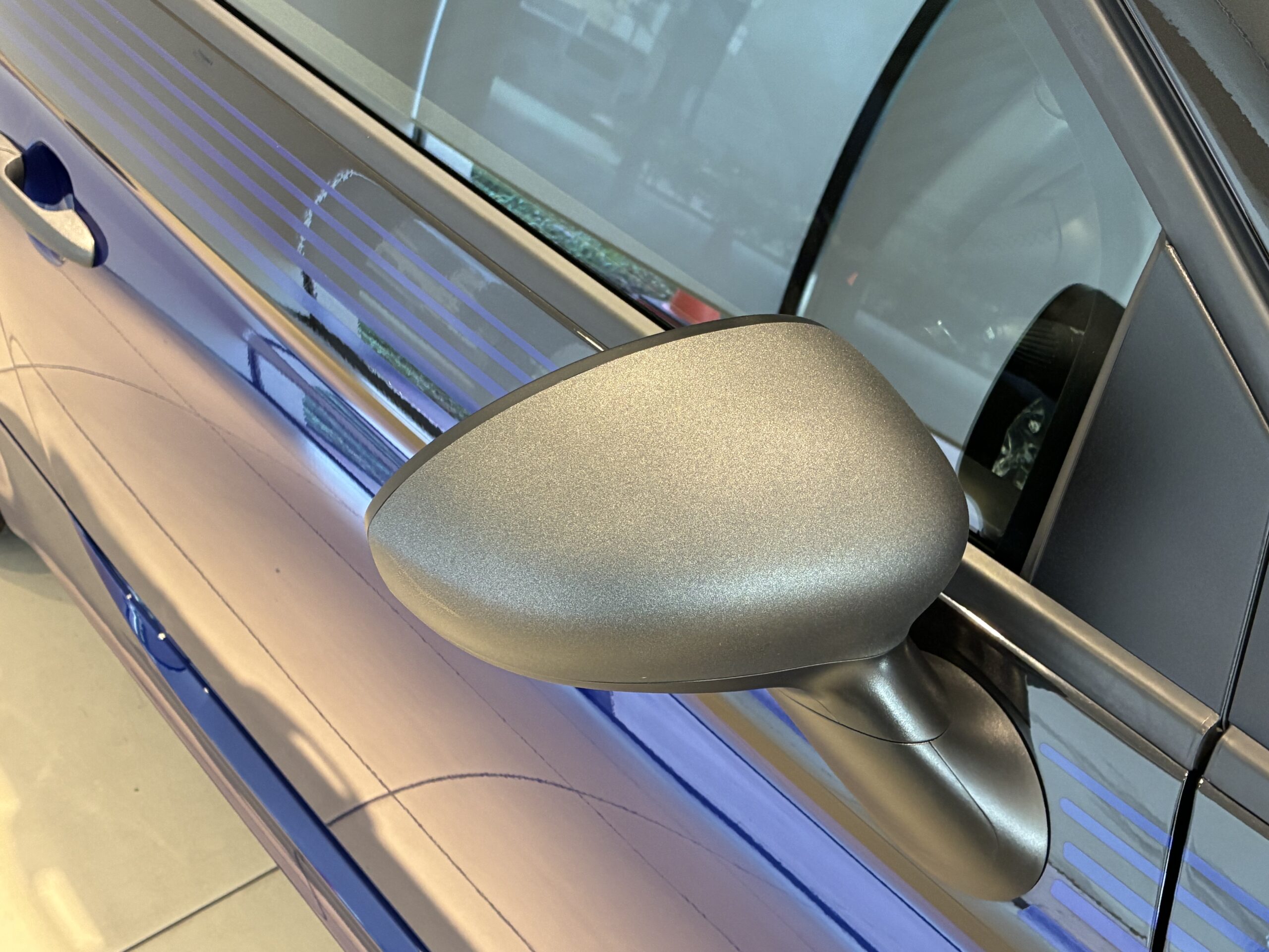 アバルト595モンスターエナジー ヤマハ