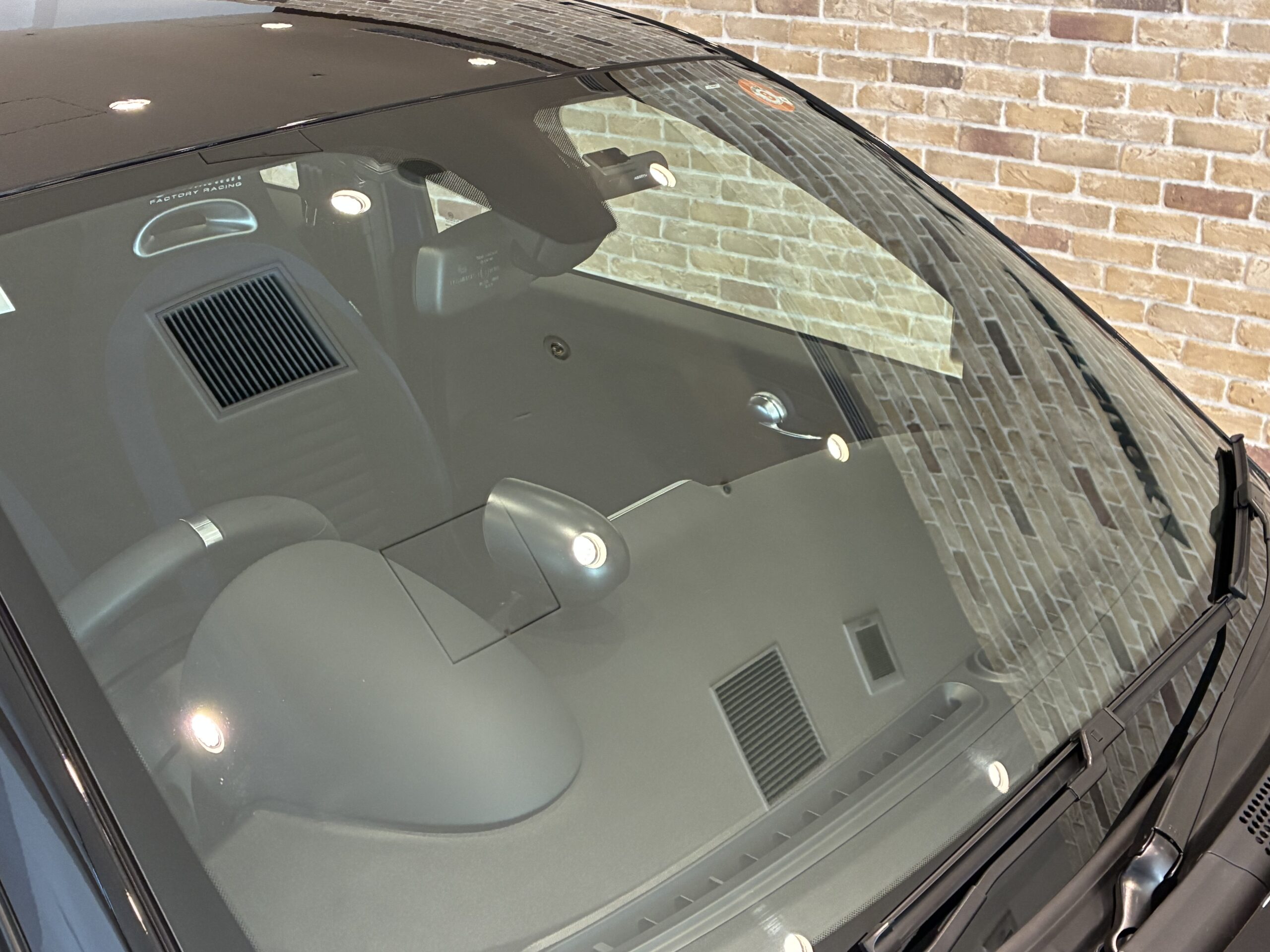 アバルト595モンスターエナジー ヤマハ