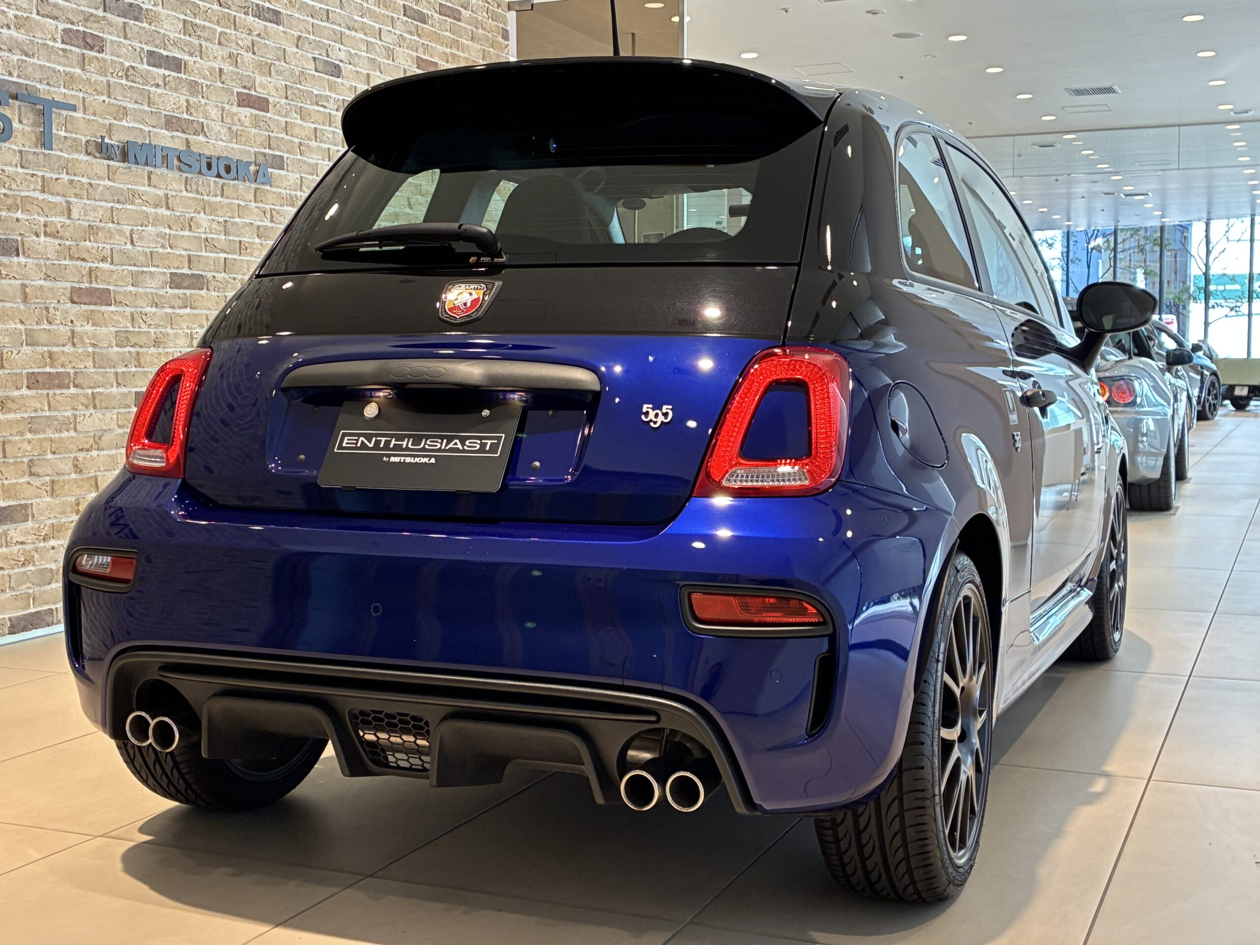 アバルト595モンスターエナジー ヤマハ