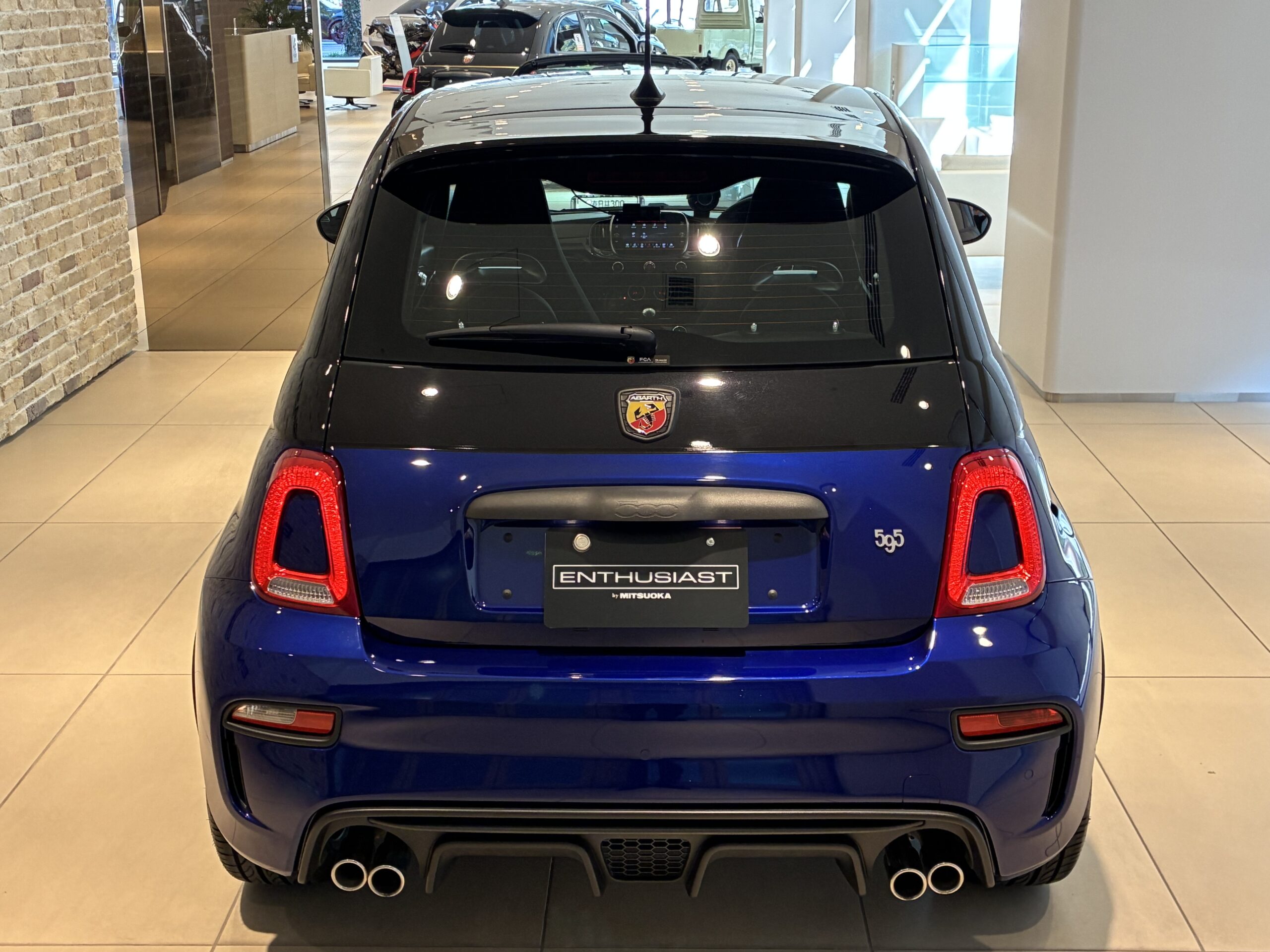 アバルト595モンスターエナジー ヤマハ