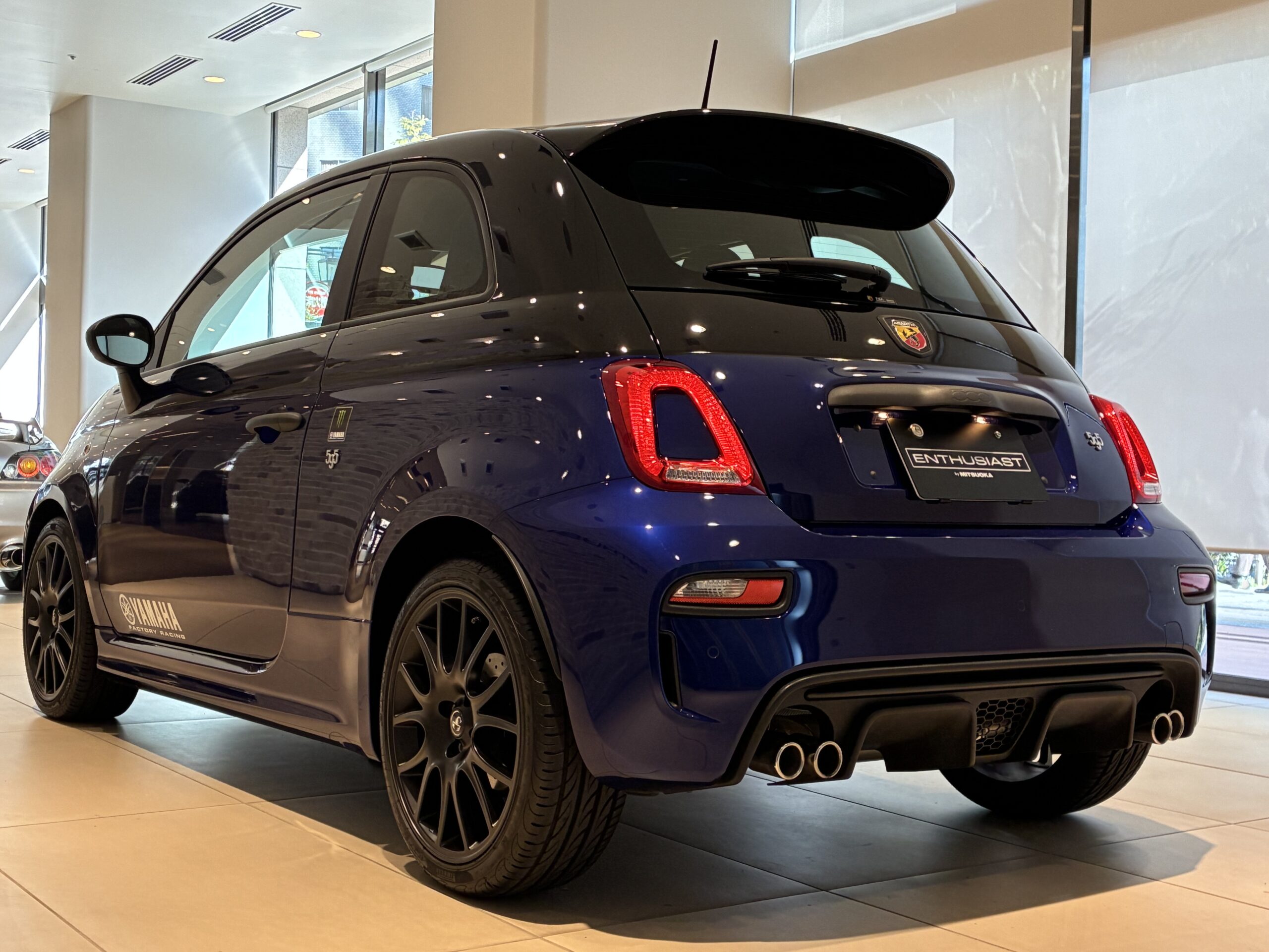 アバルト595モンスターエナジー ヤマハ