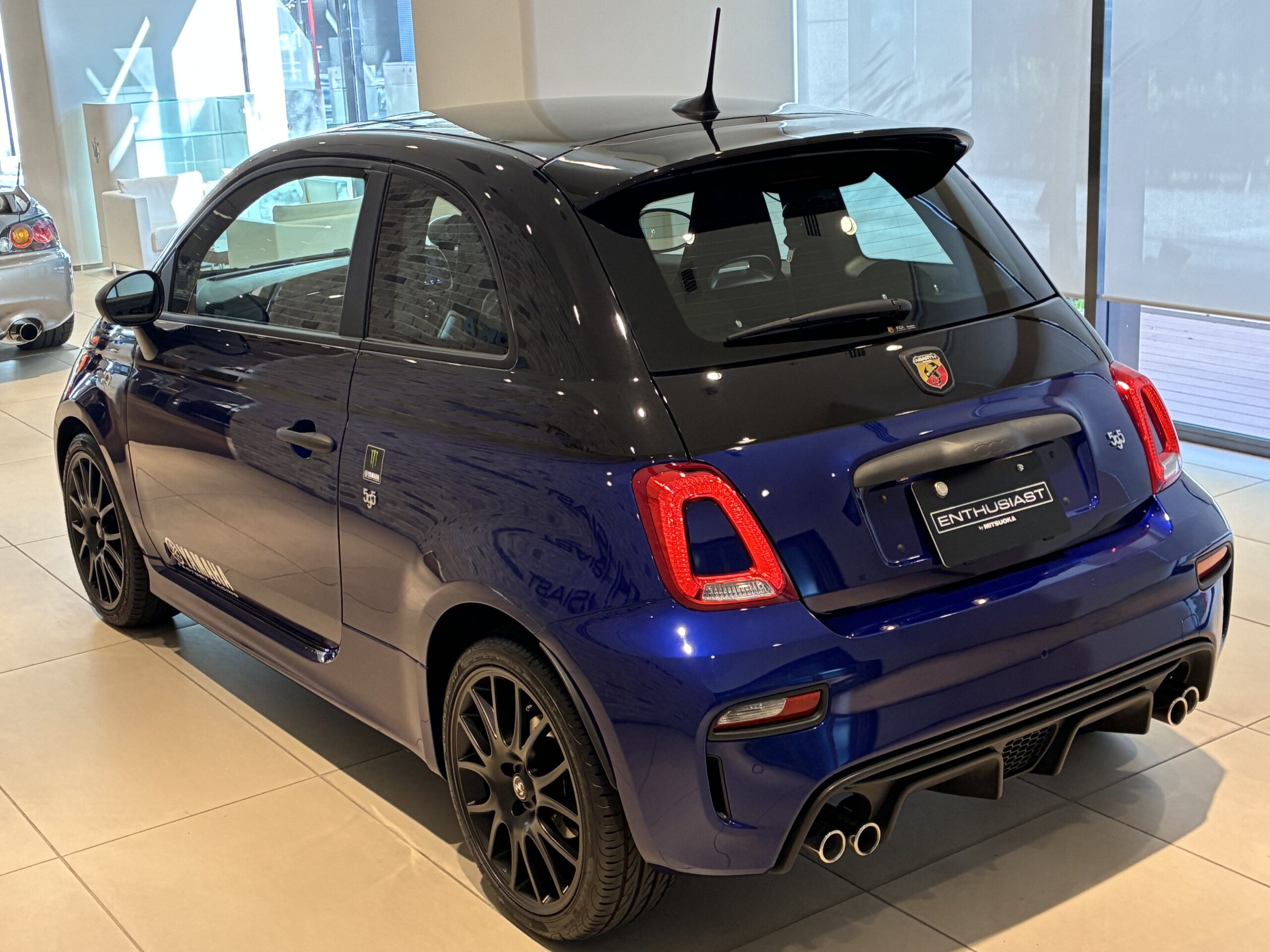 アバルト595モンスターエナジー ヤマハ