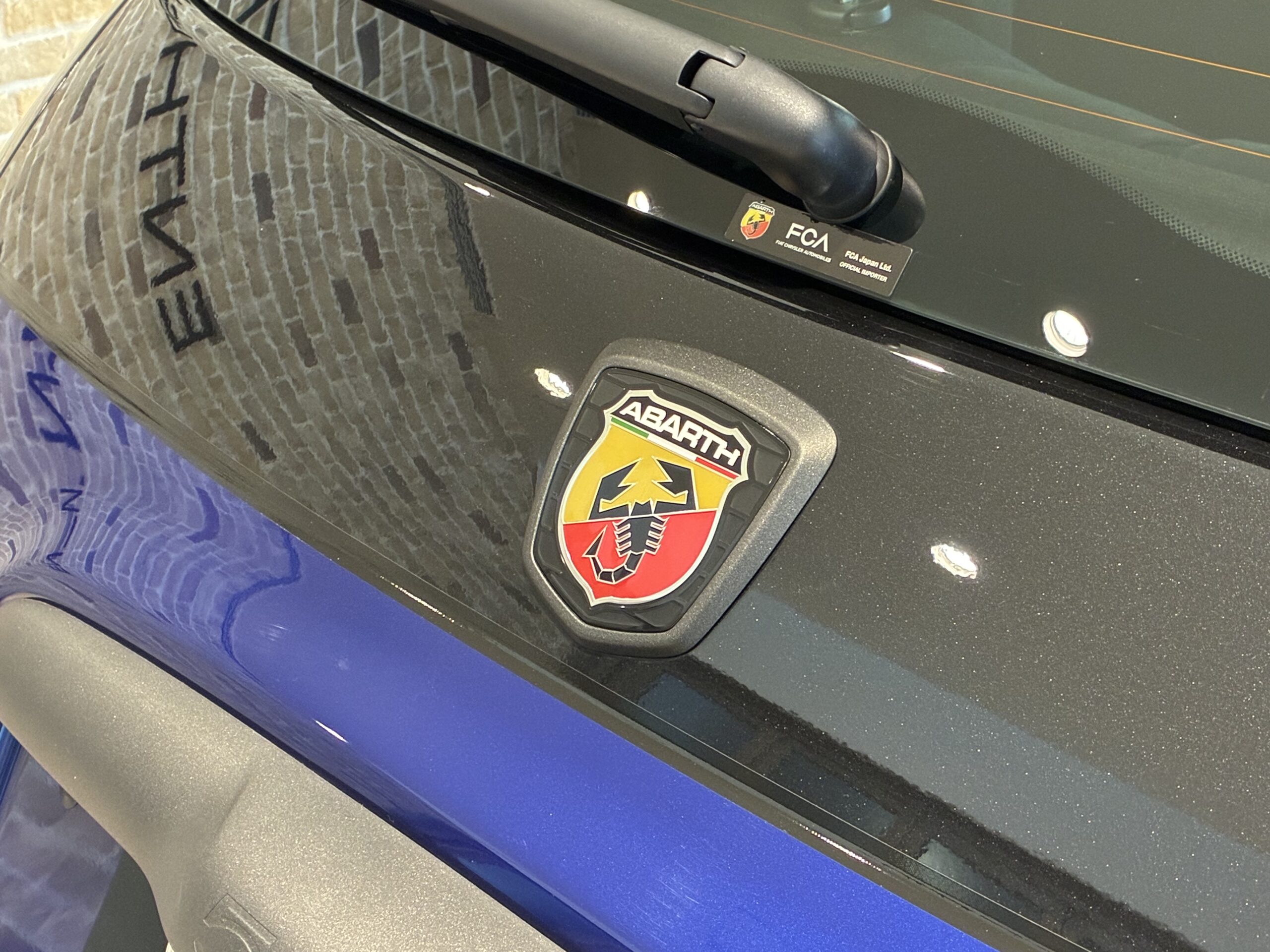 アバルト595モンスターエナジー ヤマハ