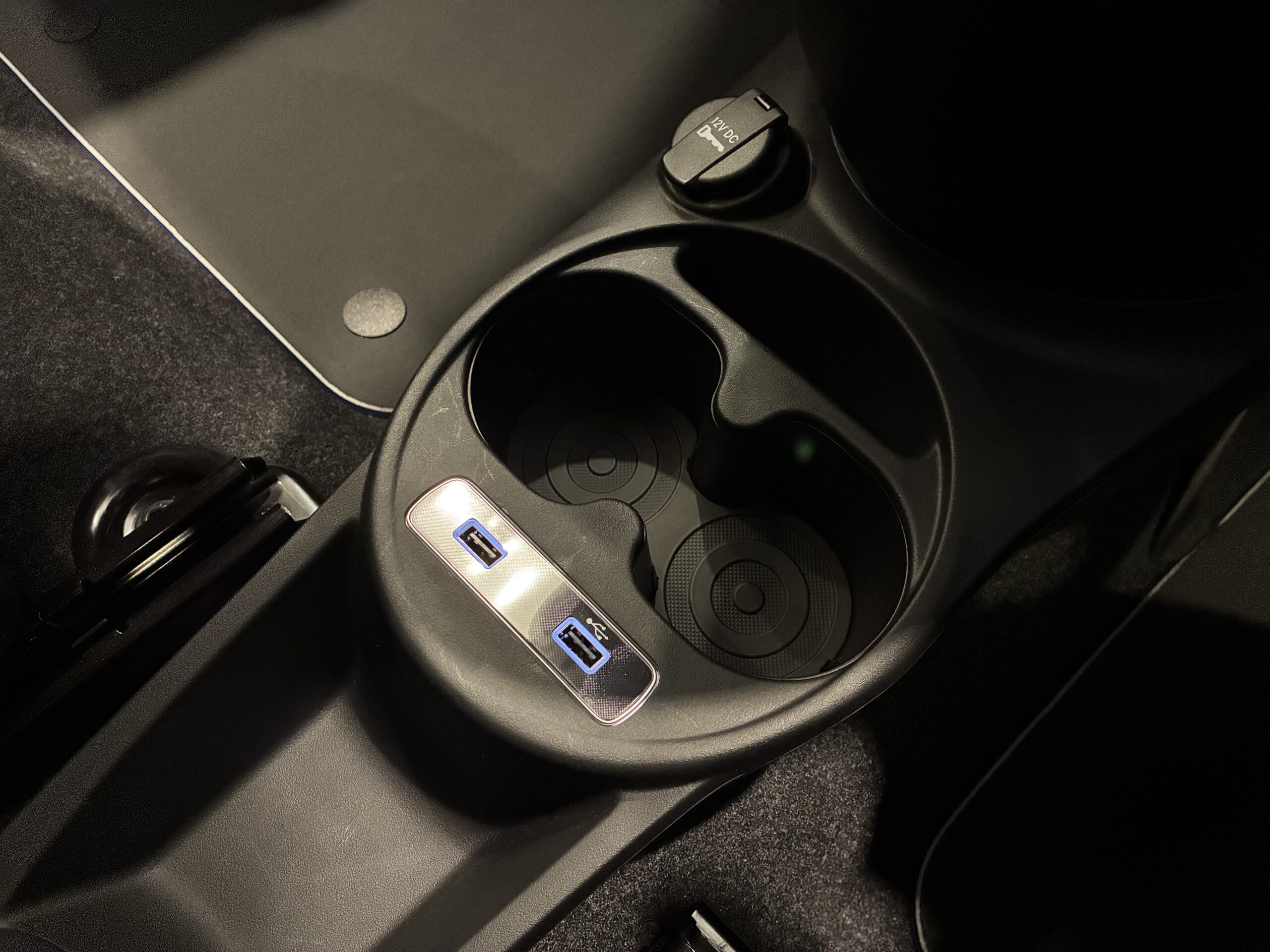 アバルト595モンスターエナジー ヤマハ