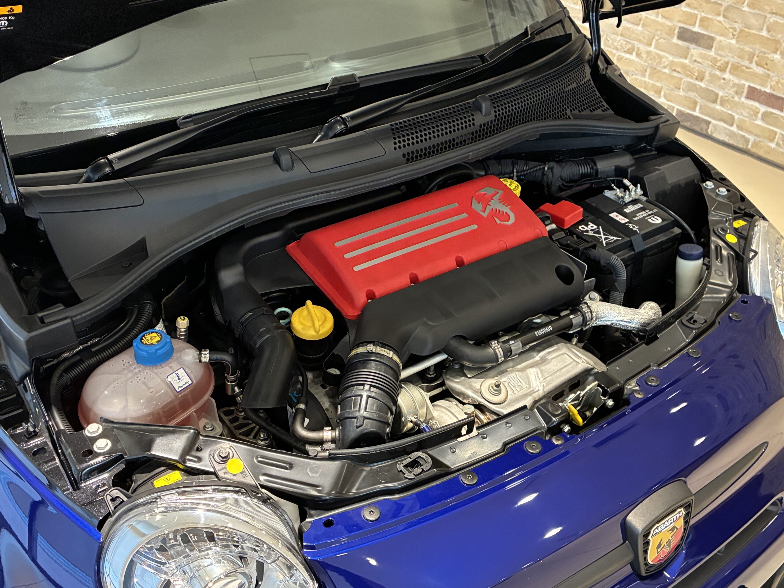 アバルト595モンスターエナジー ヤマハ