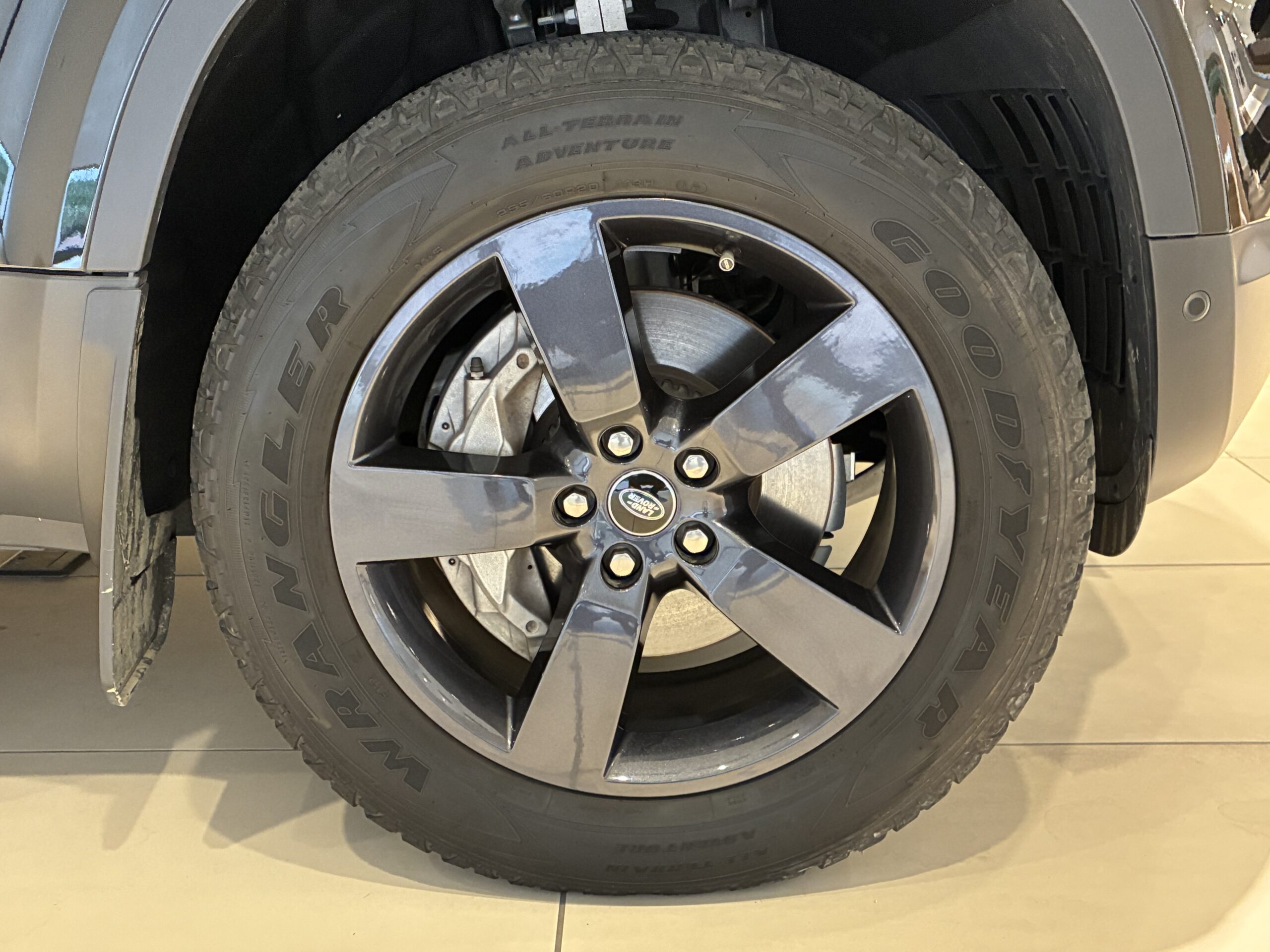 ランドローバーディフェンダー 110 S 3.0L D300 4WD