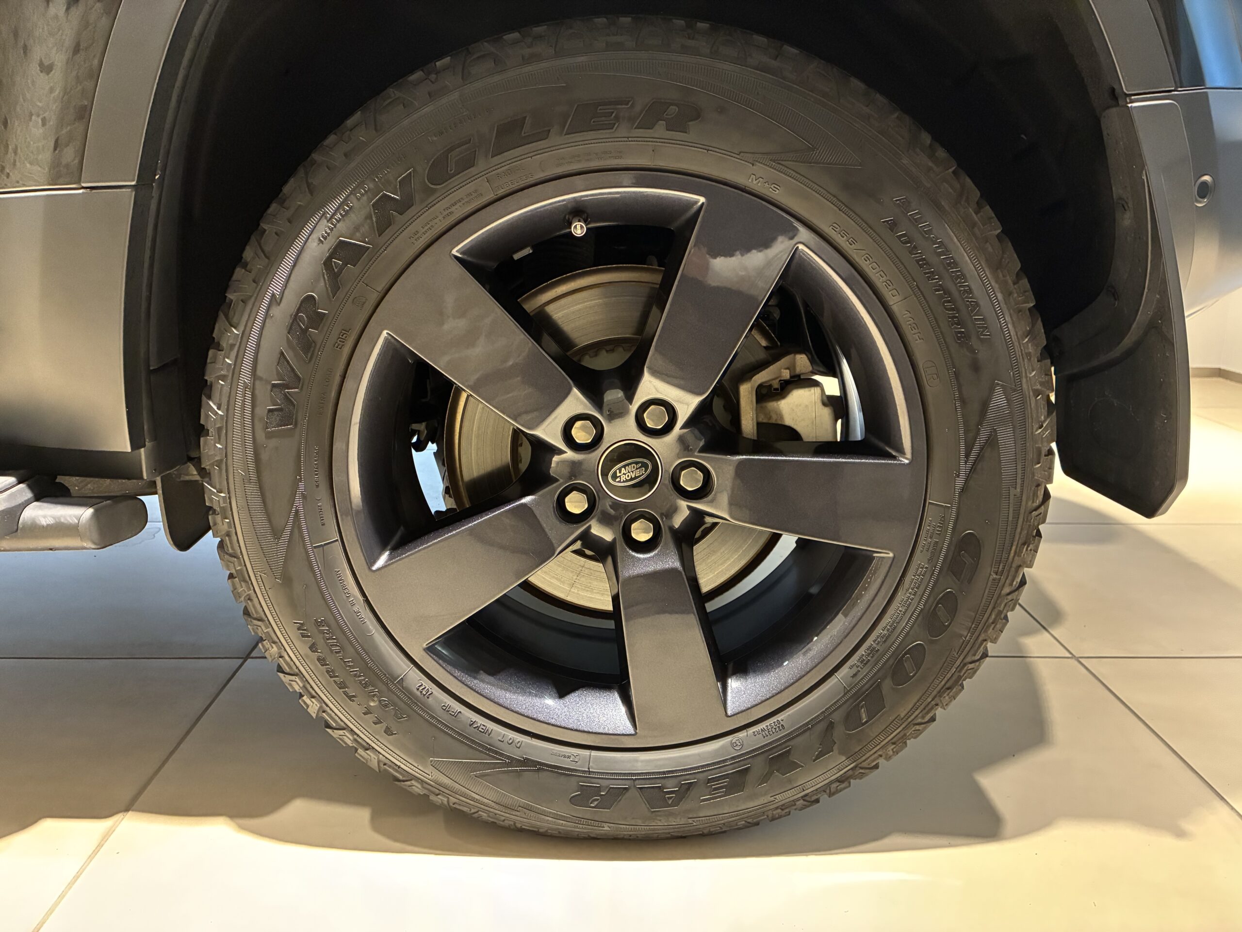 ランドローバーディフェンダー 110 S 3.0L D300 4WD