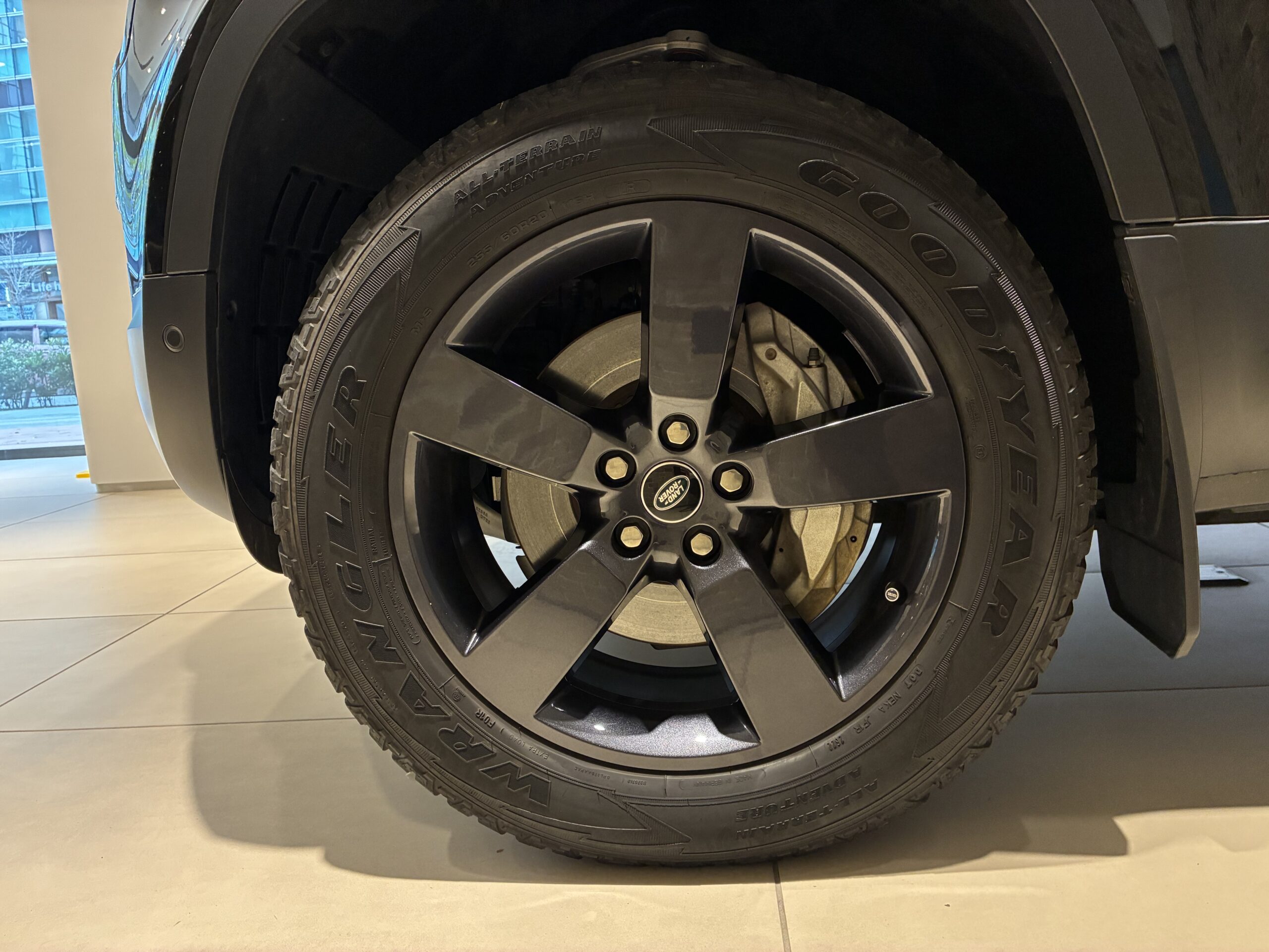 ランドローバーディフェンダー 110 S 3.0L D300 4WD