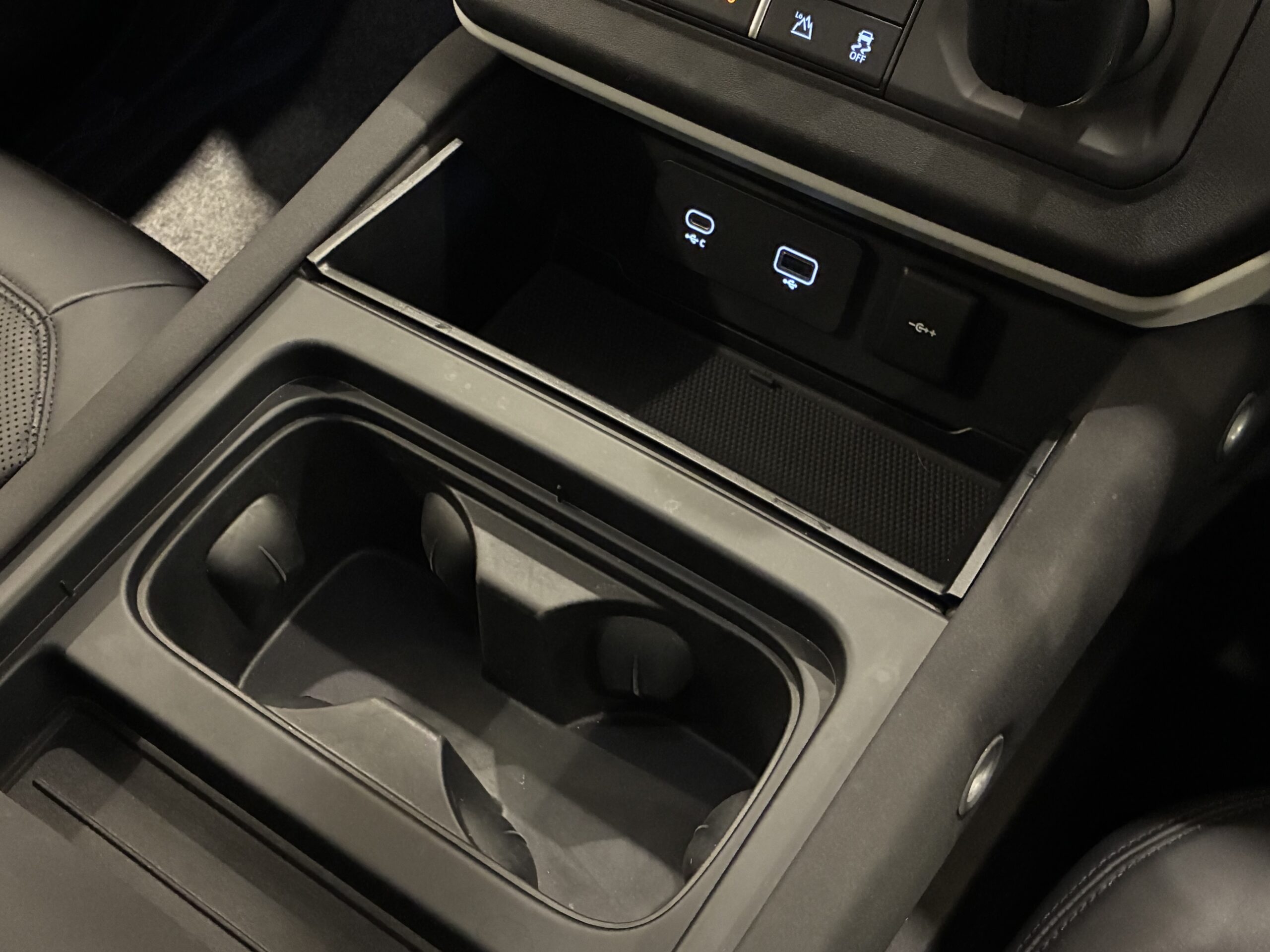 ランドローバーディフェンダー 110 S 3.0L D300 4WD