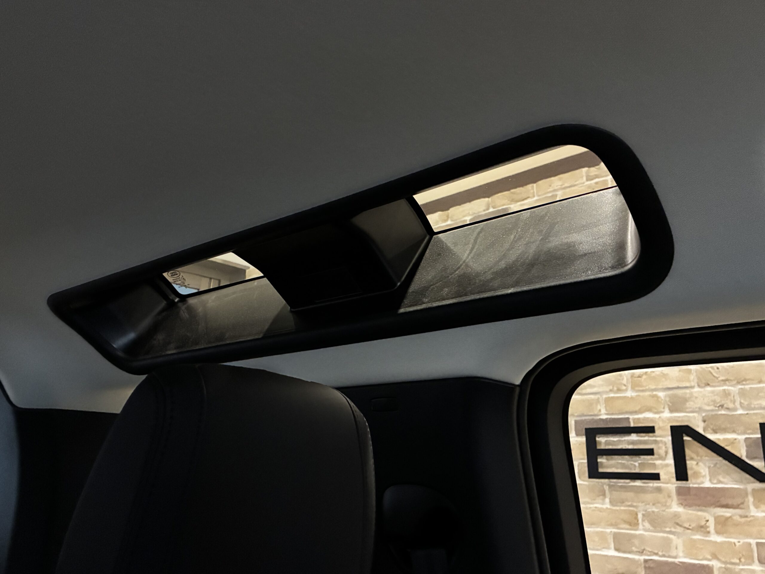 ランドローバーディフェンダー 110 S 3.0L D300 4WD