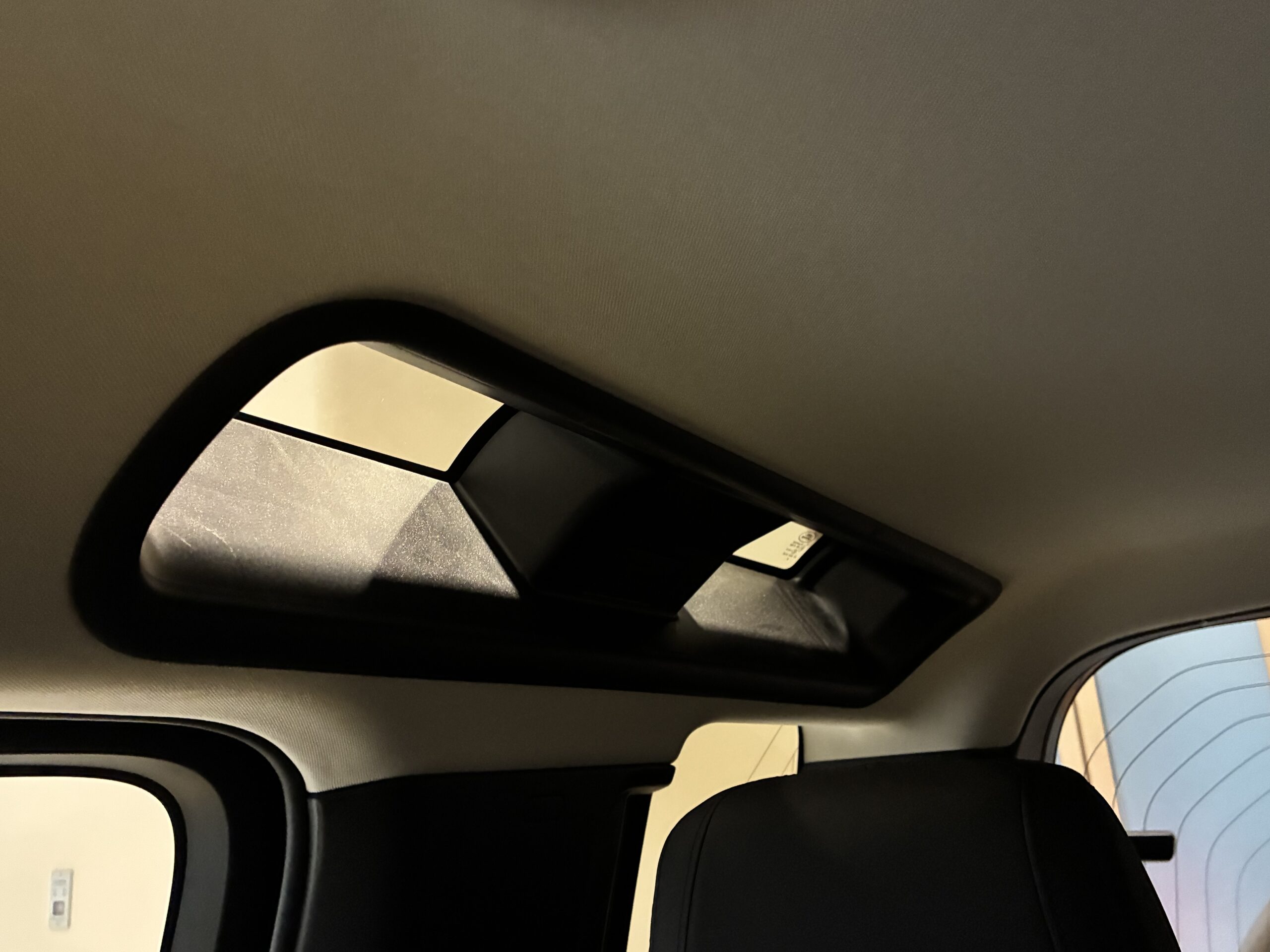 ランドローバーディフェンダー 110 S 3.0L D300 4WD