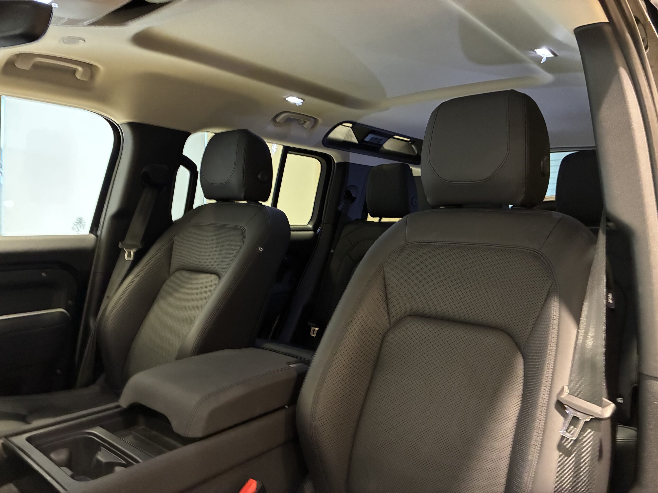 ランドローバーディフェンダー 110 S 3.0L D300 4WD