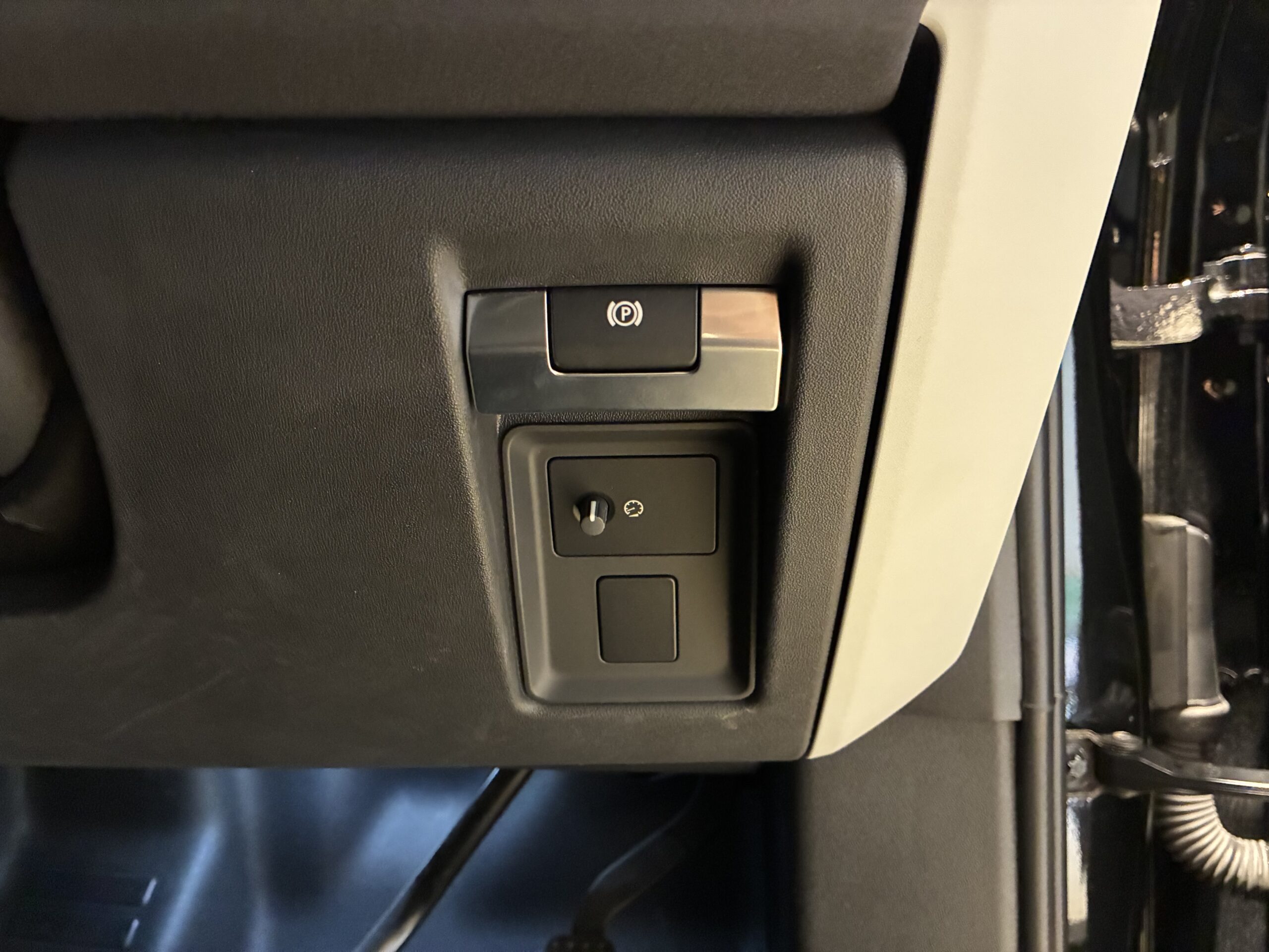 ランドローバーディフェンダー 110 S 3.0L D300 4WD