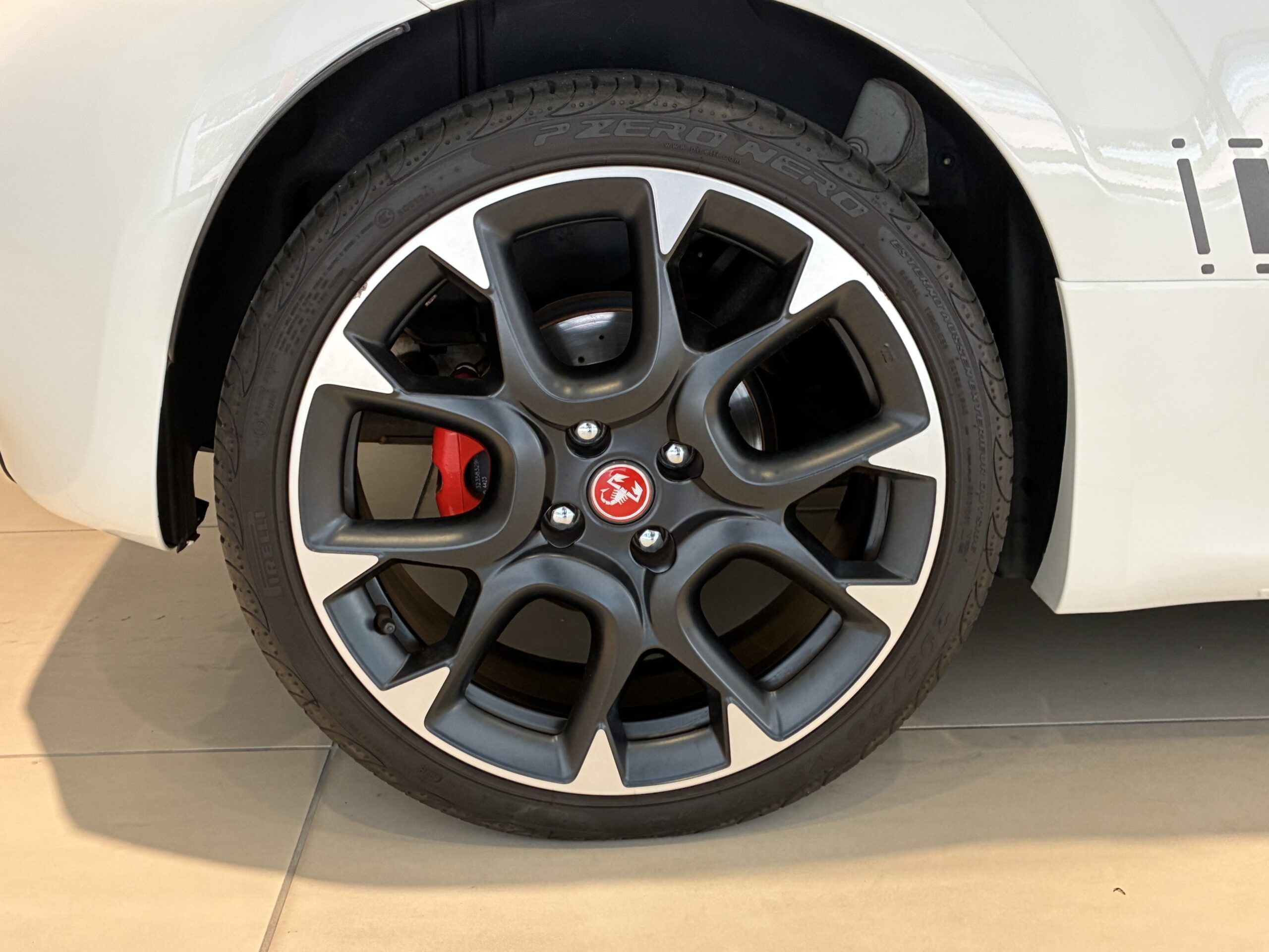 アバルト595　コンペティツィオーネ