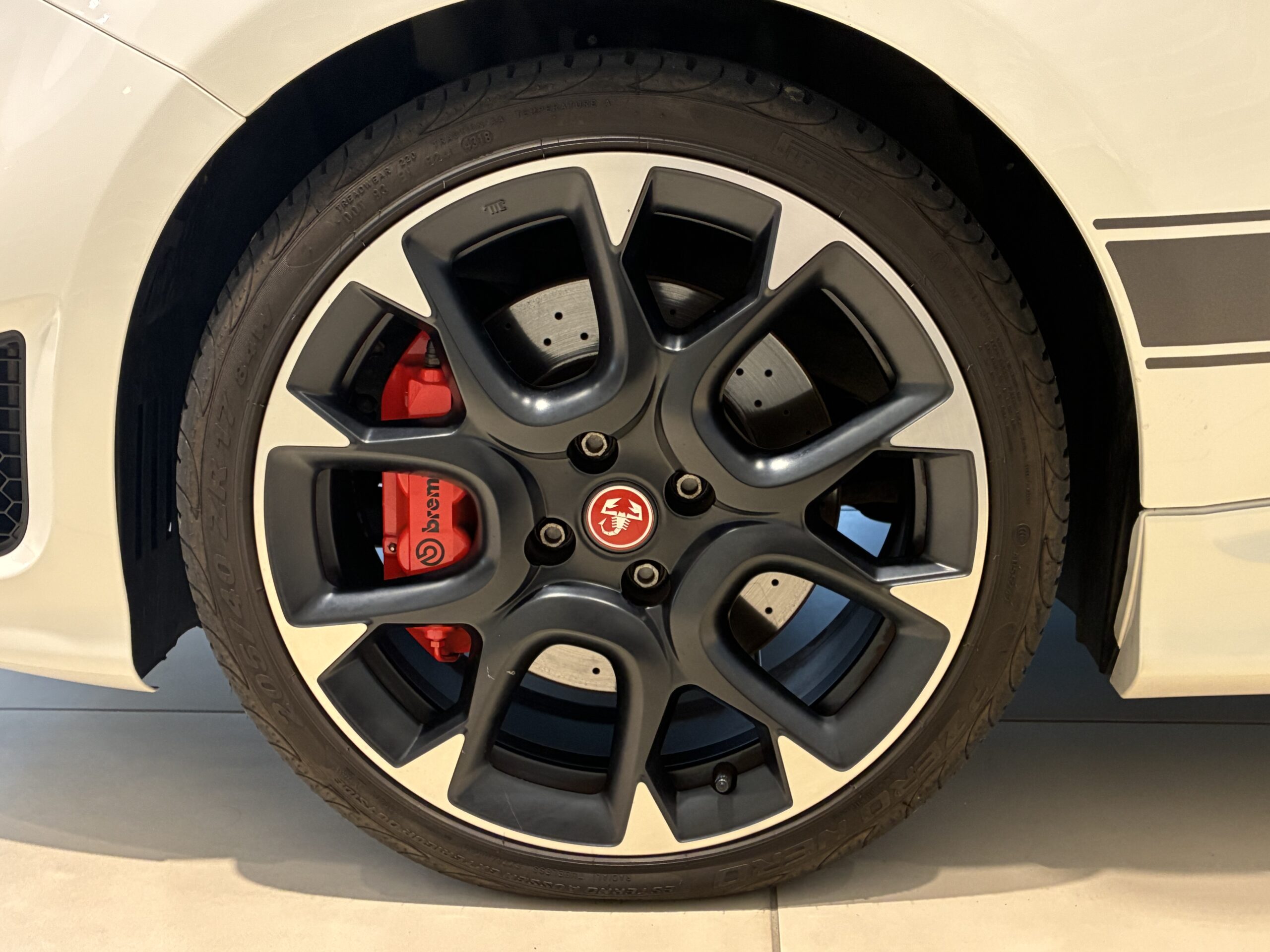 アバルト595　コンペティツィオーネ