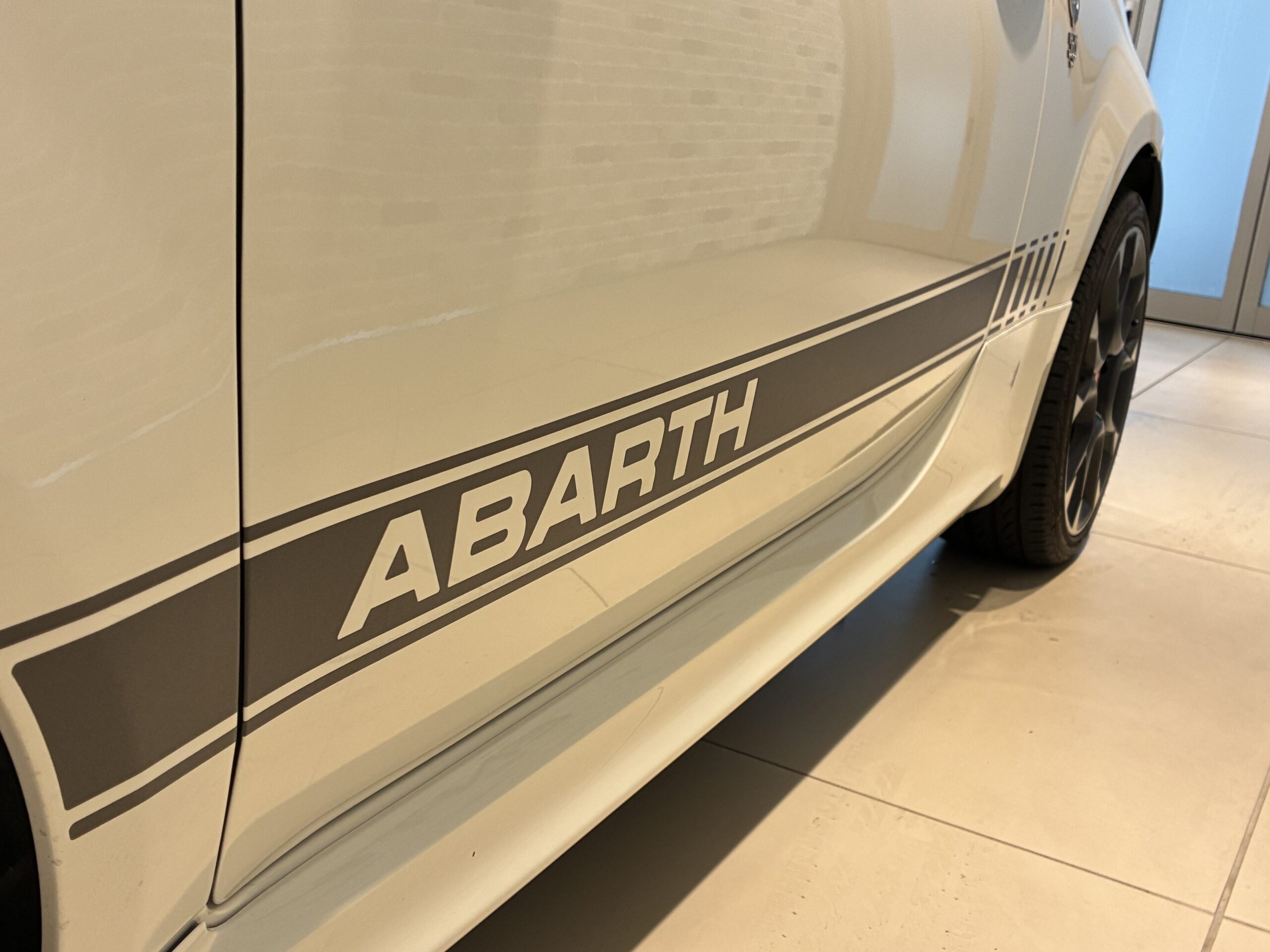 アバルト595　コンペティツィオーネ