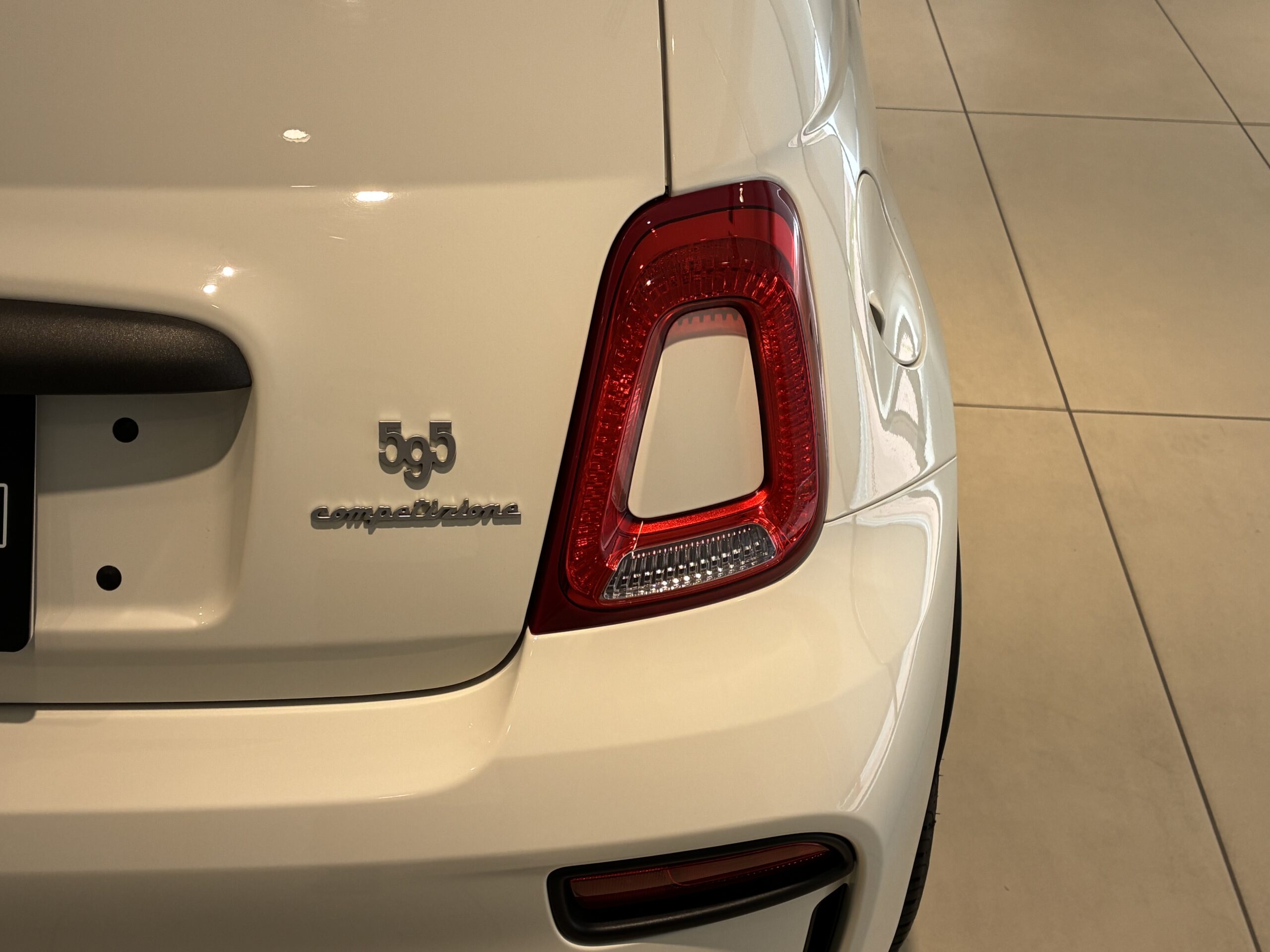 アバルト595　コンペティツィオーネ