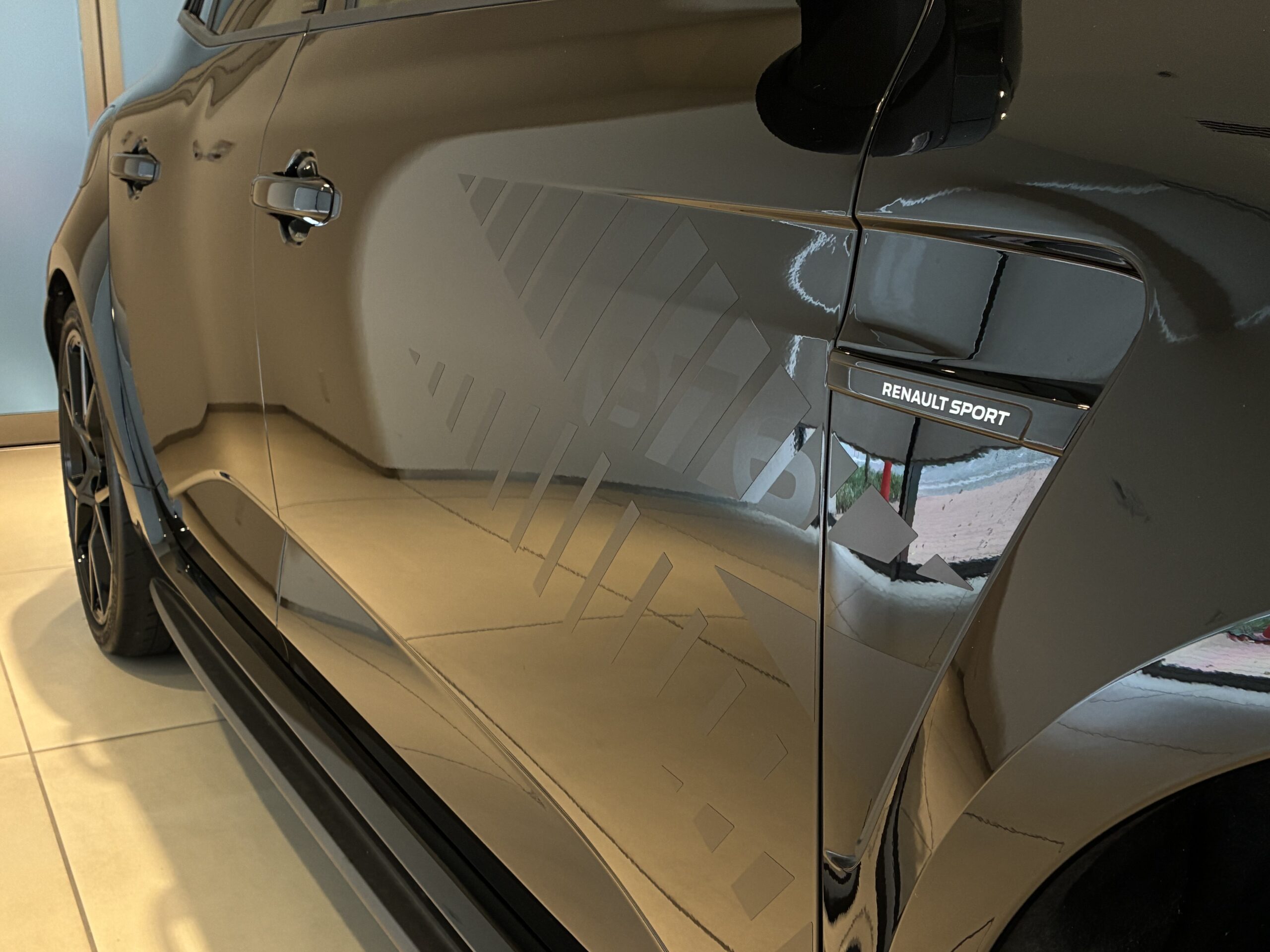 ルノー メガーヌ スポール ウルティム EDC