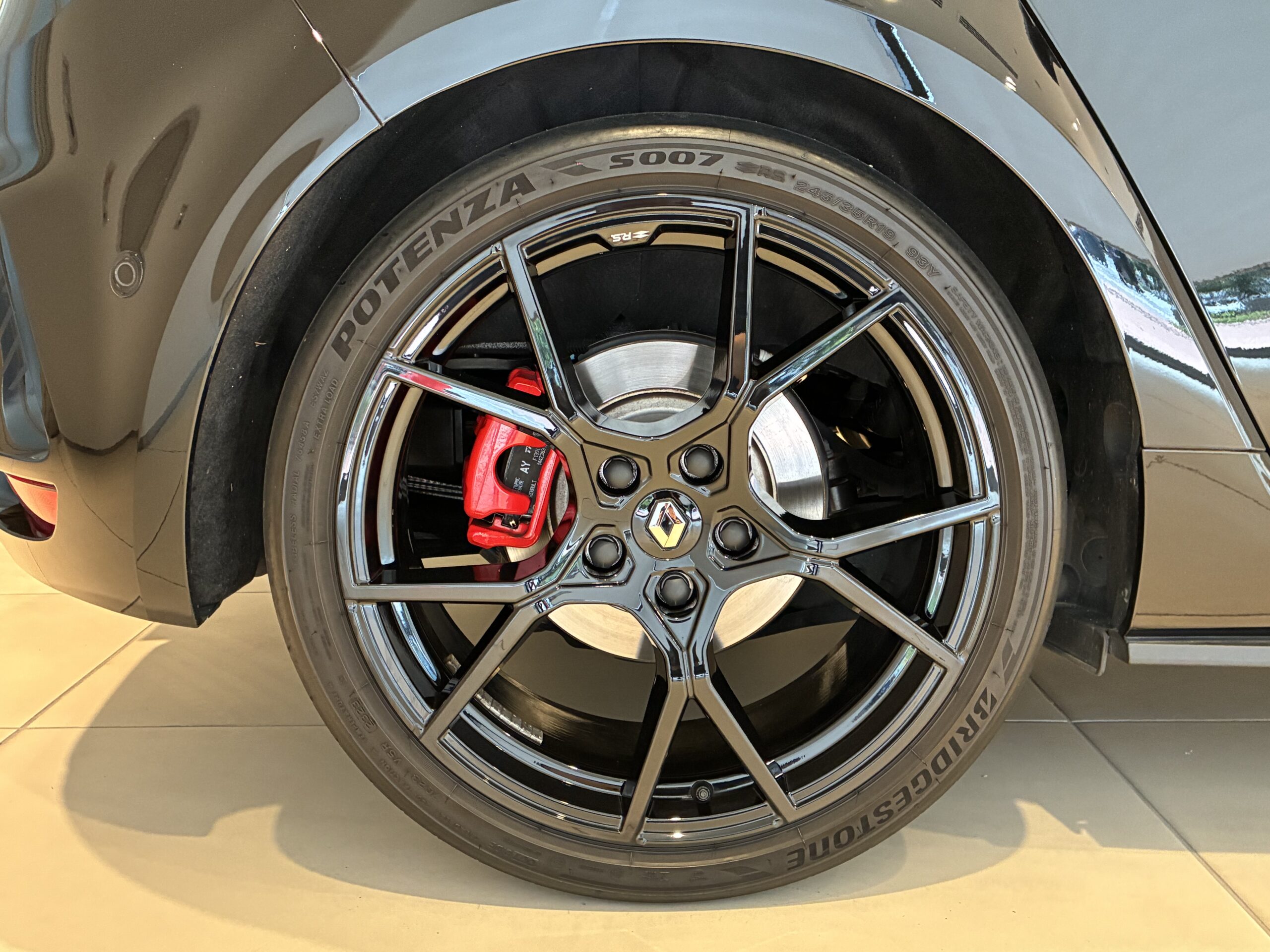 ルノー メガーヌ スポール ウルティム EDC