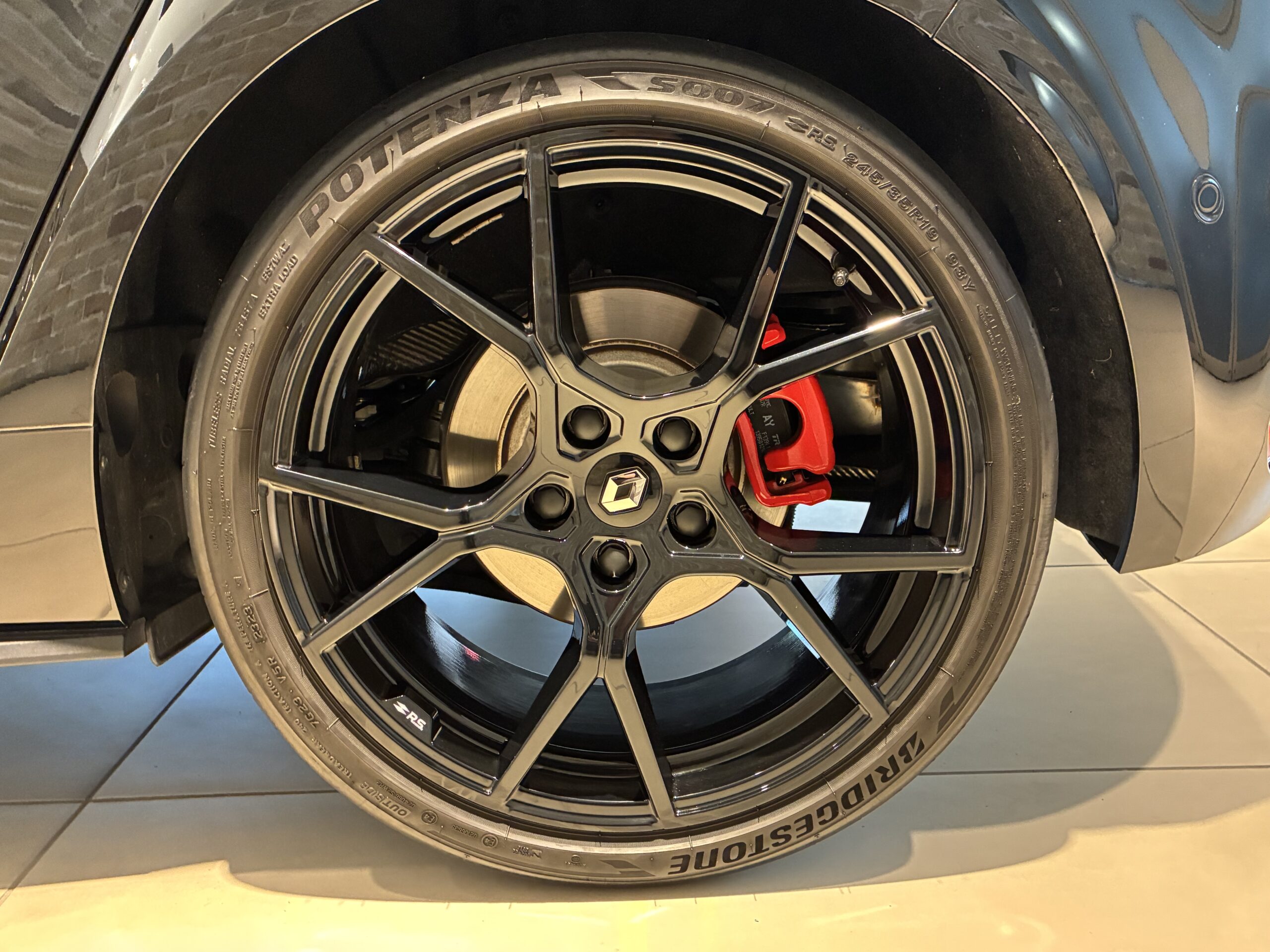 ルノー メガーヌ スポール ウルティム EDC