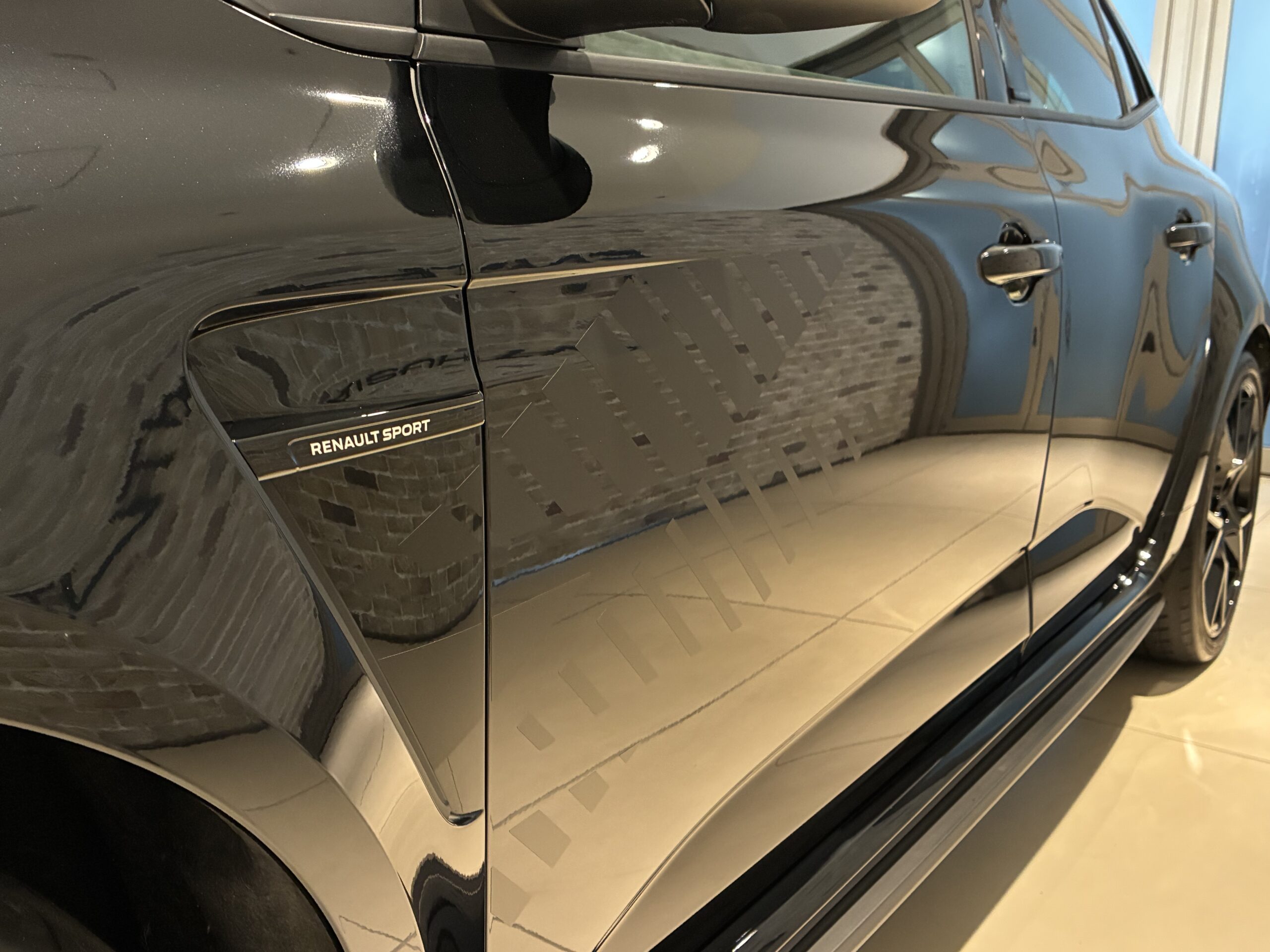 ルノー メガーヌ スポール ウルティム EDC