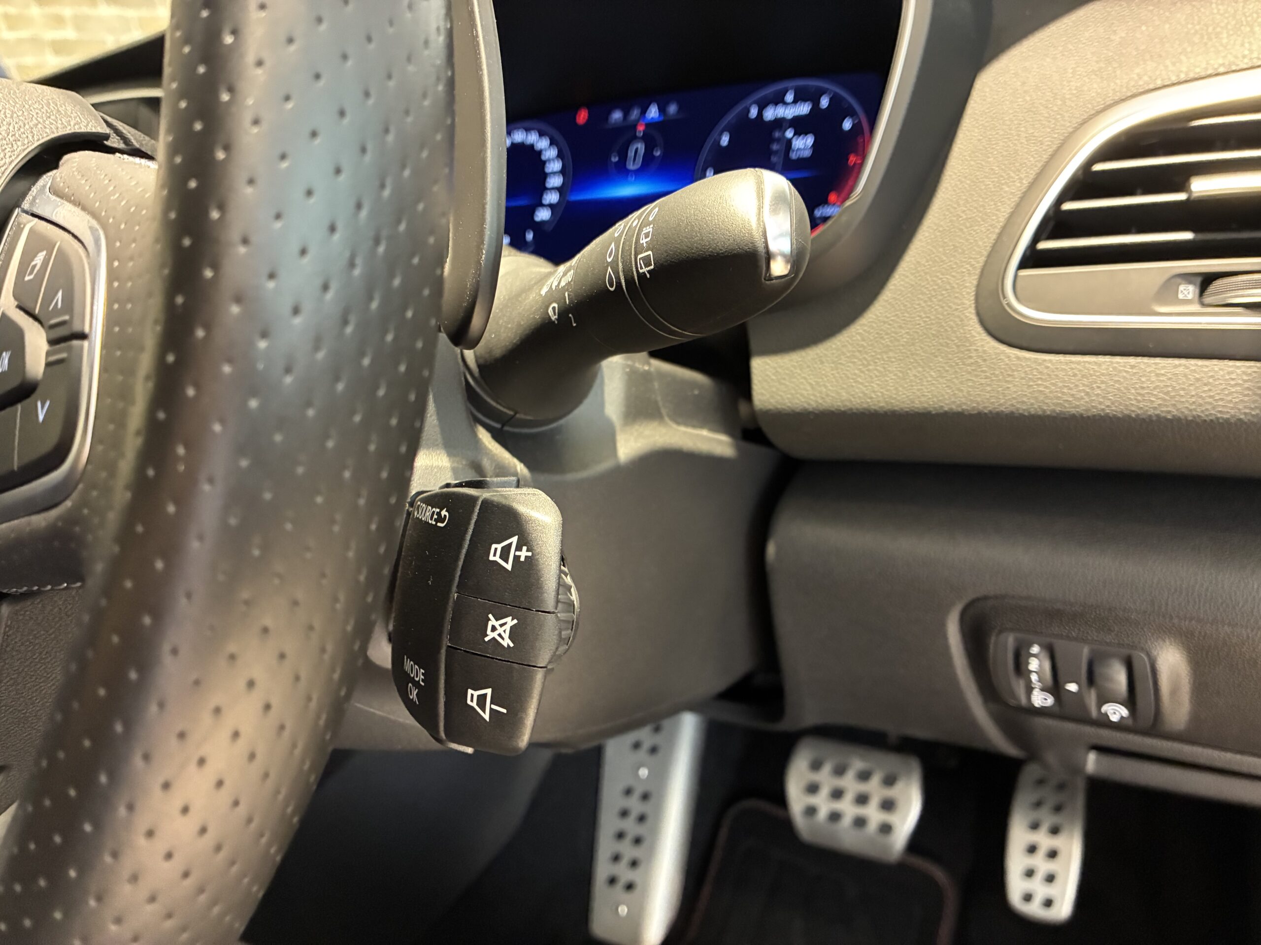 ルノー メガーヌ スポール ウルティム EDC