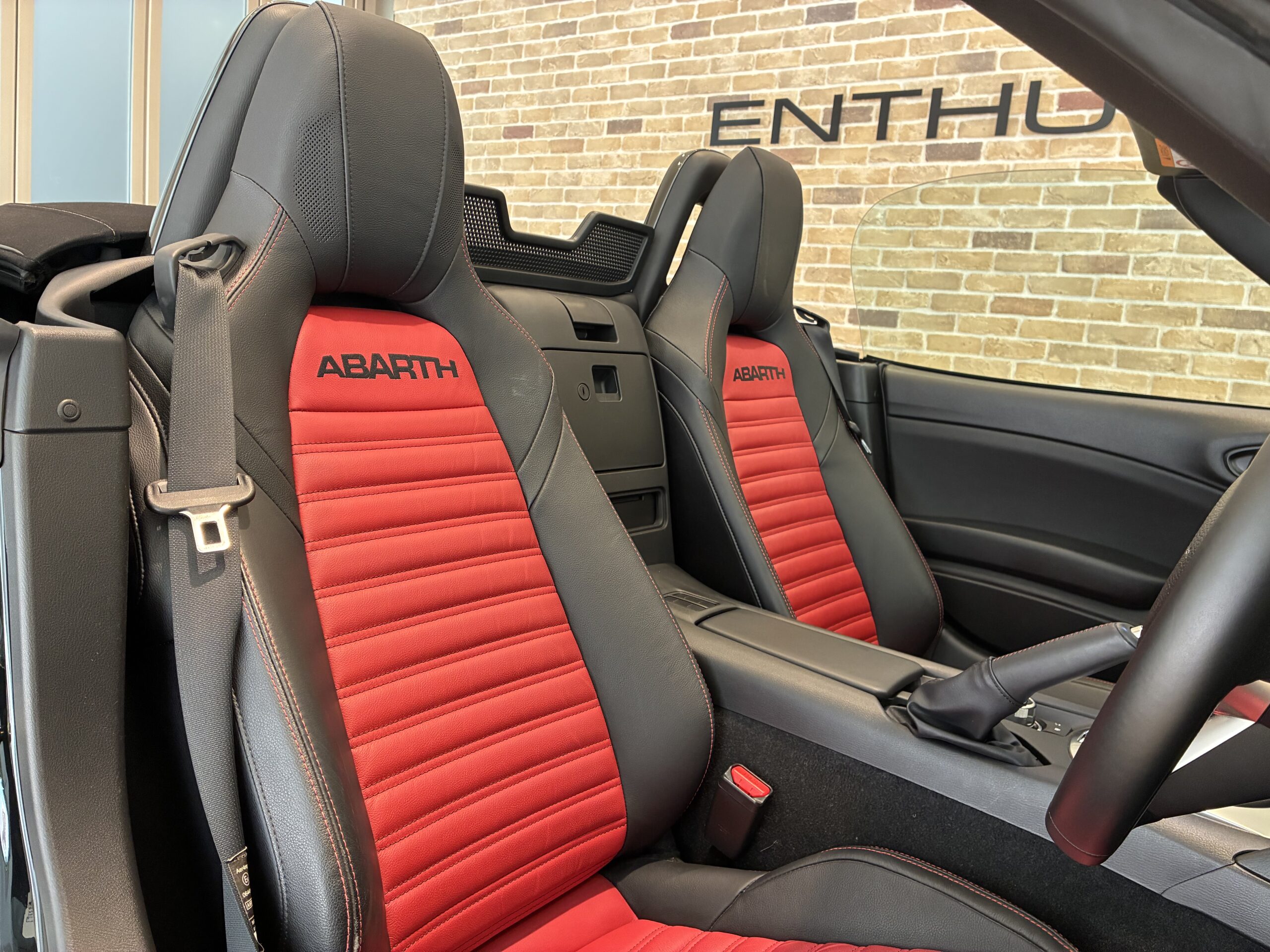 アバルト124スパイダー