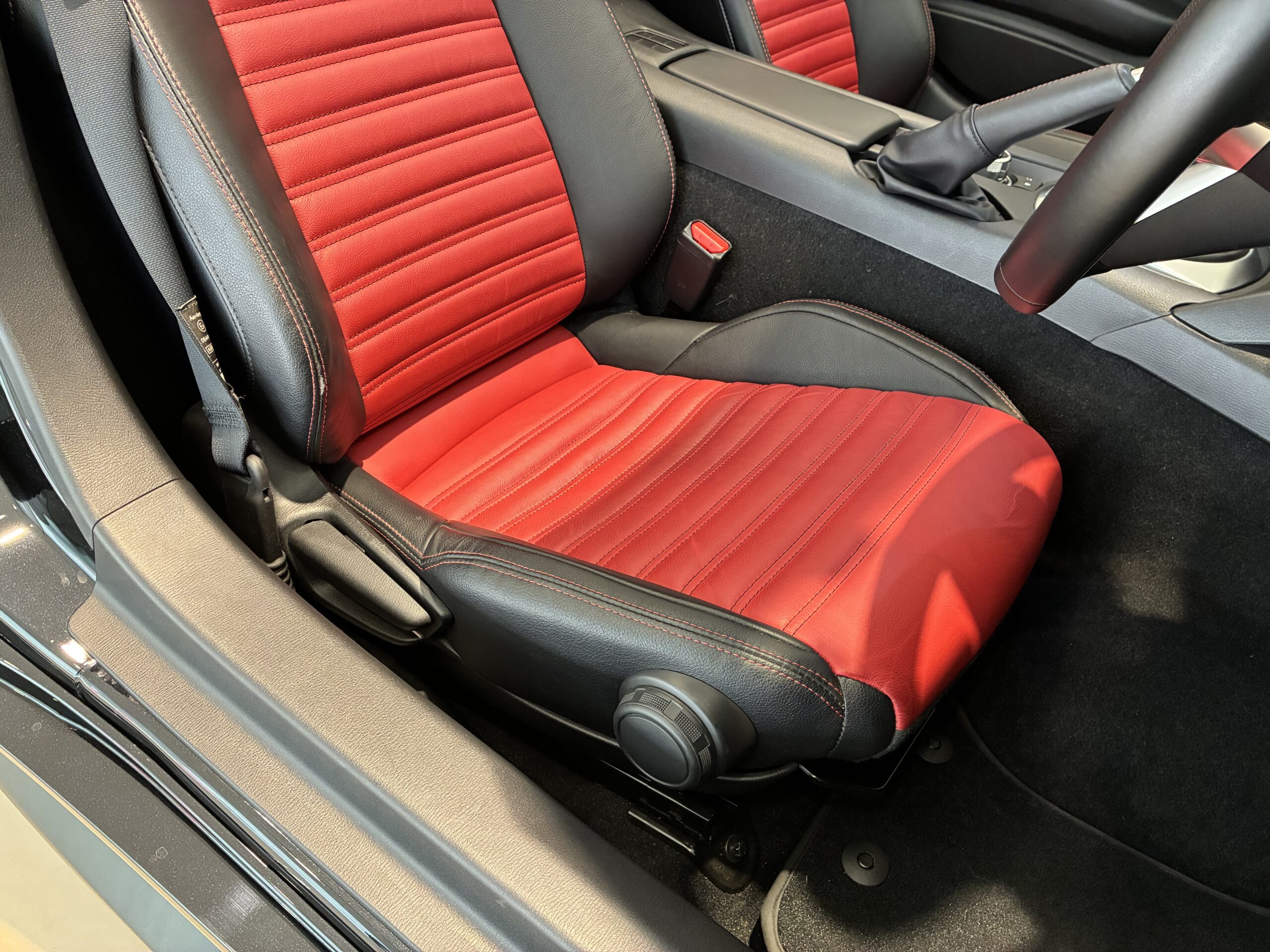 アバルト124スパイダー