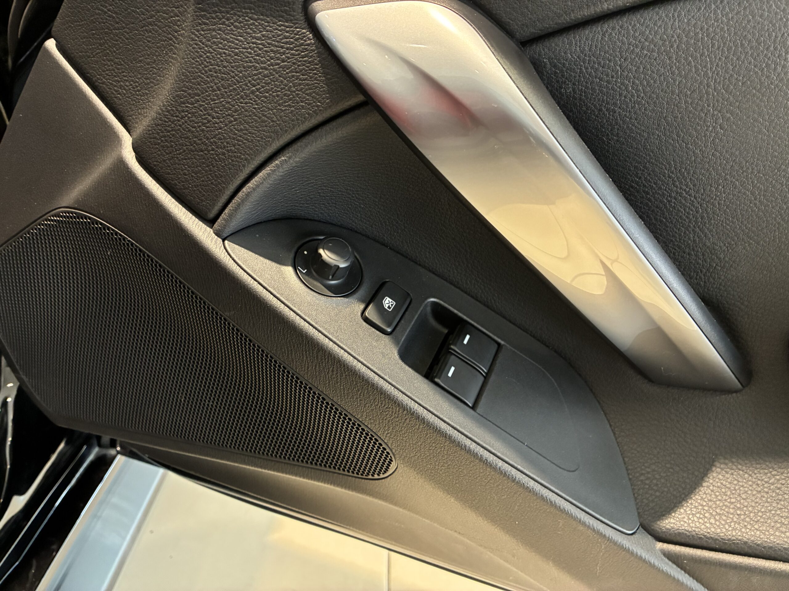 アバルト124スパイダー