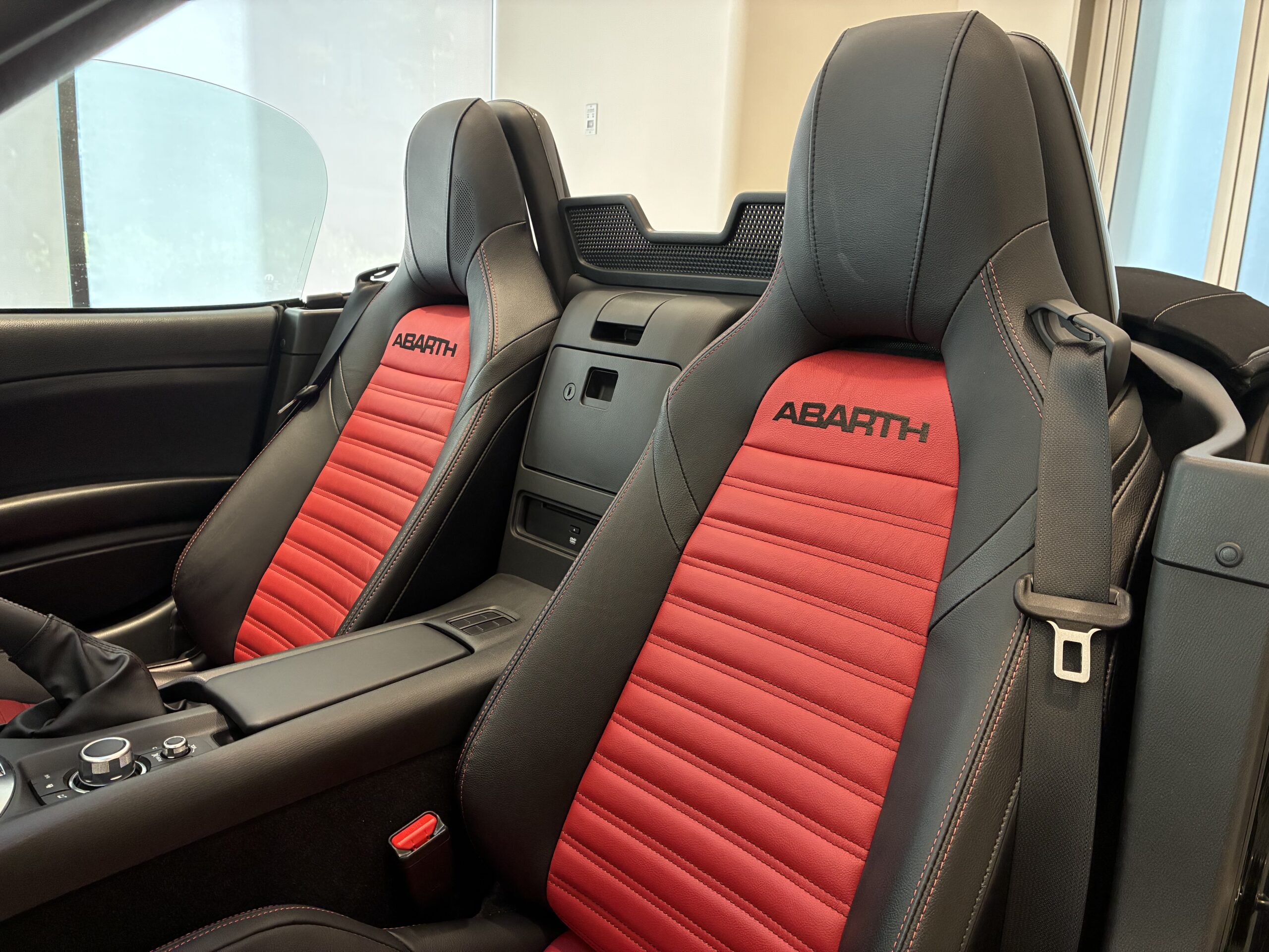 アバルト124スパイダー