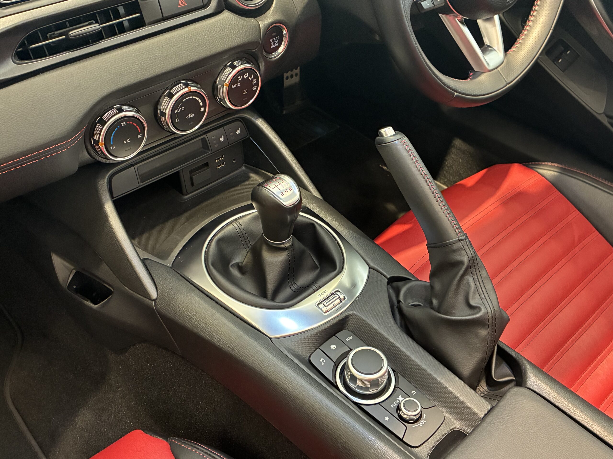 アバルト124スパイダー