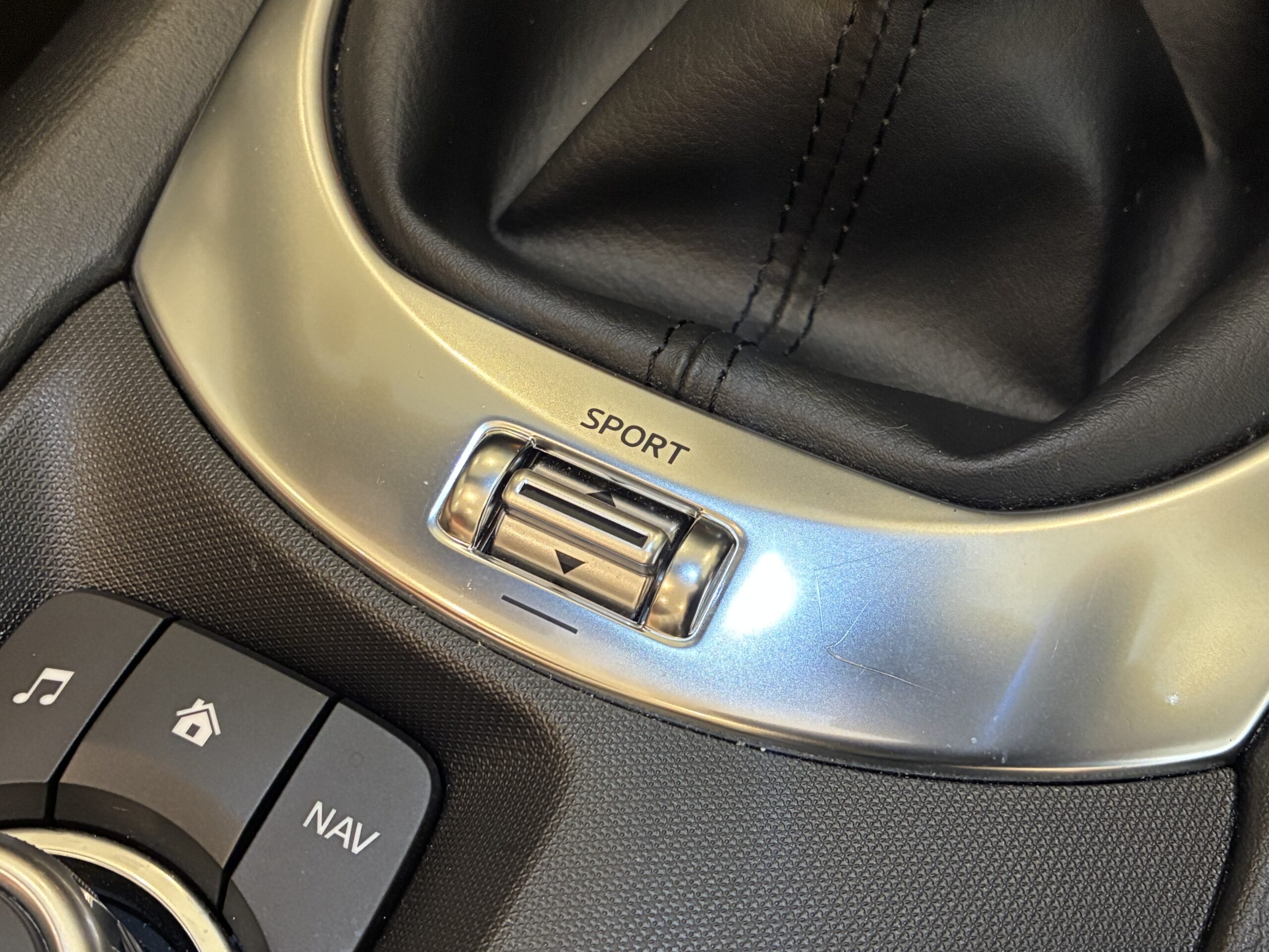 アバルト124スパイダー