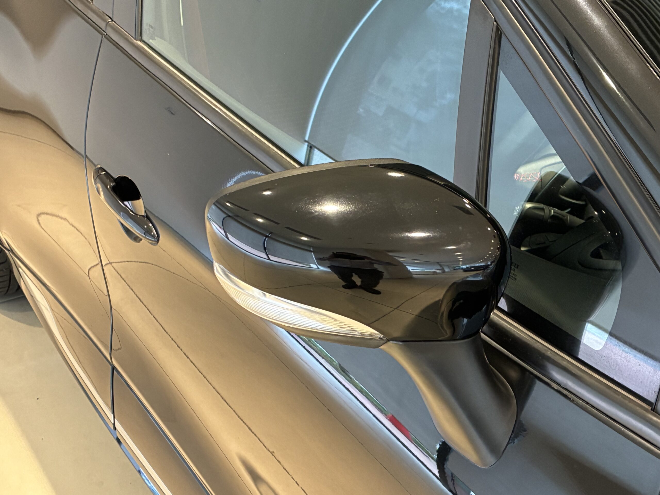 ルノー・ルーテシア・スポール シャシー スポール